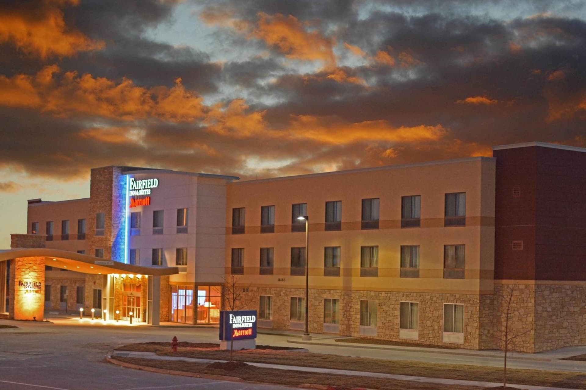 Fairfield Inn & Suites by Marriott Lincoln Southeast featured exterior or lobby in Lincoln, NE — similar hotel
