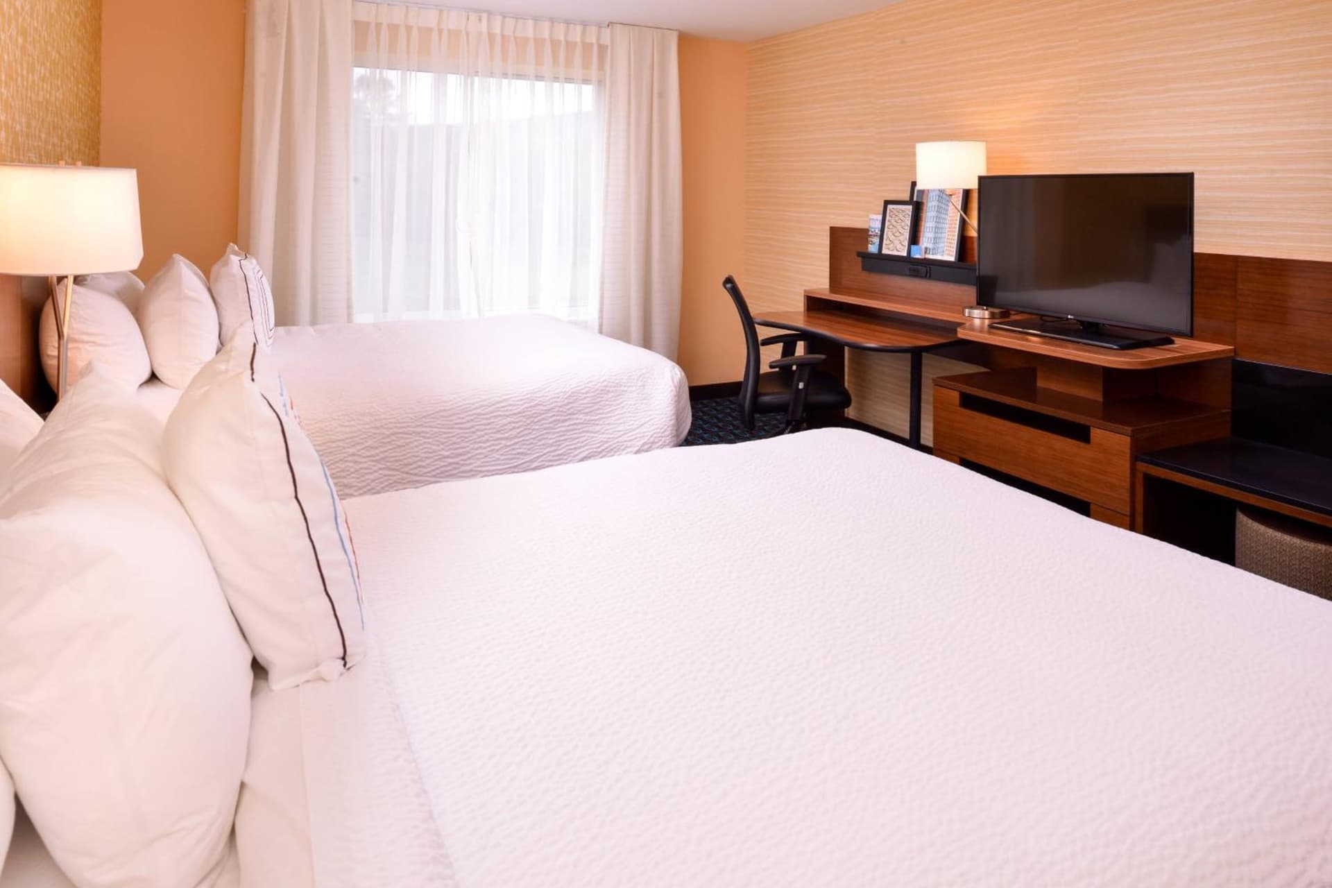 Fairfield Inn & Suites by Marriott Plymouth White Mountains interior in Plymouth — gallery photo 2