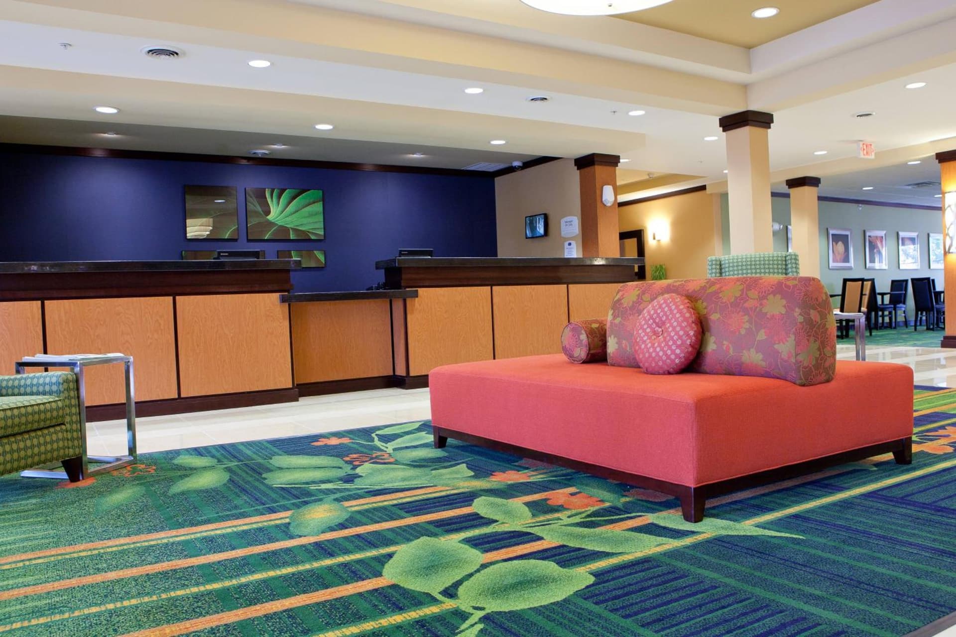 Fairfield Inn and Suites Flint Fenton interior in Fenton, MI — gallery photo 2
