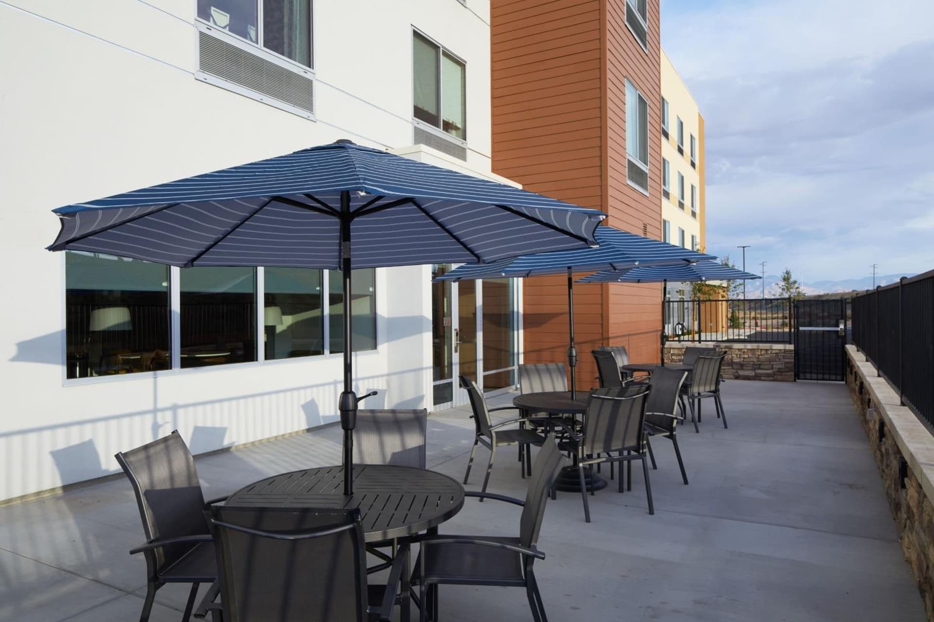 Fairfield by Marriott Inn & Suites Palmdale West interior in Palmdale, CA — gallery photo 2
