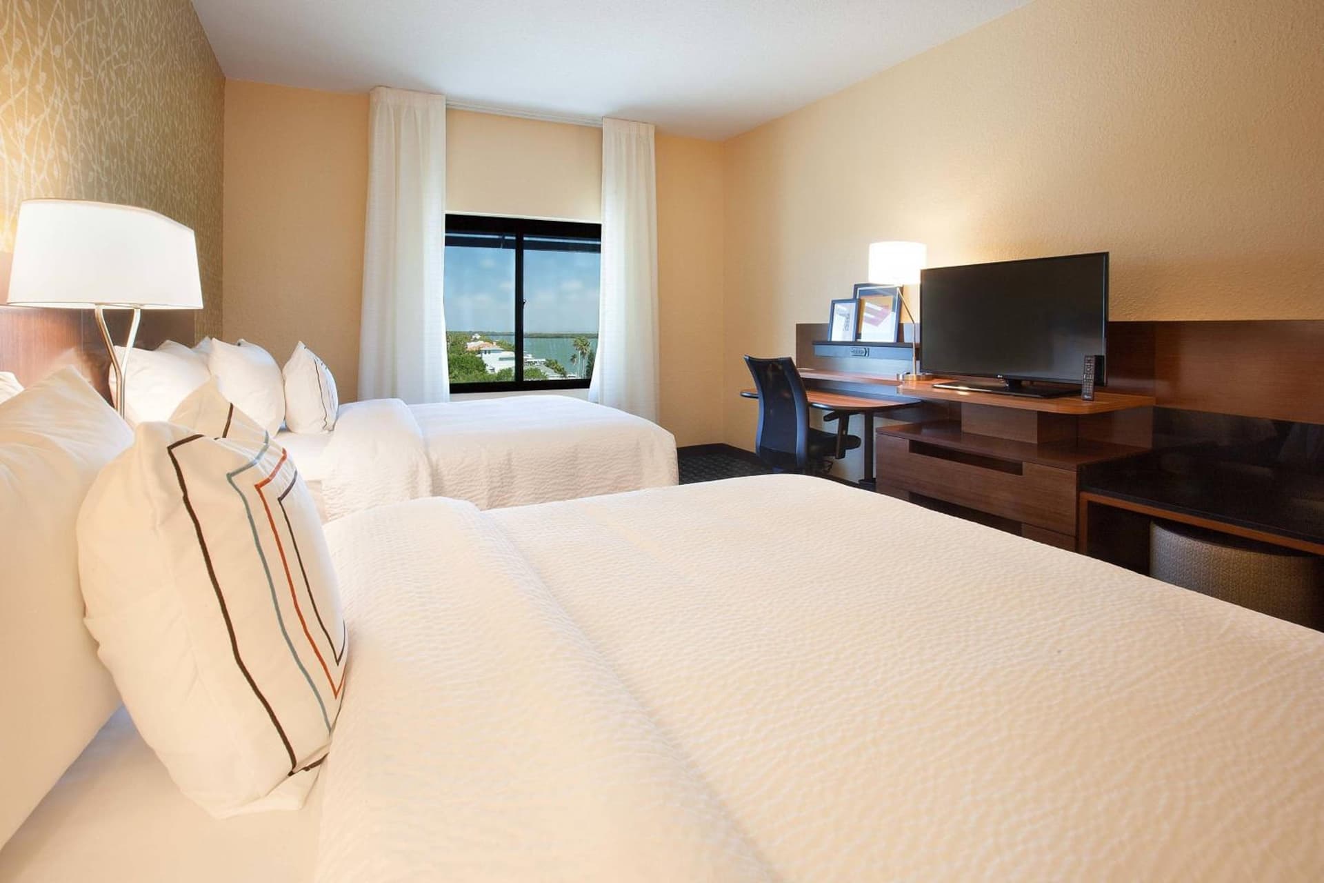 Fairfield Inn & Suites by Marriott Clearwater Beach gallery photo in Clearwater Beach, FL — image 7