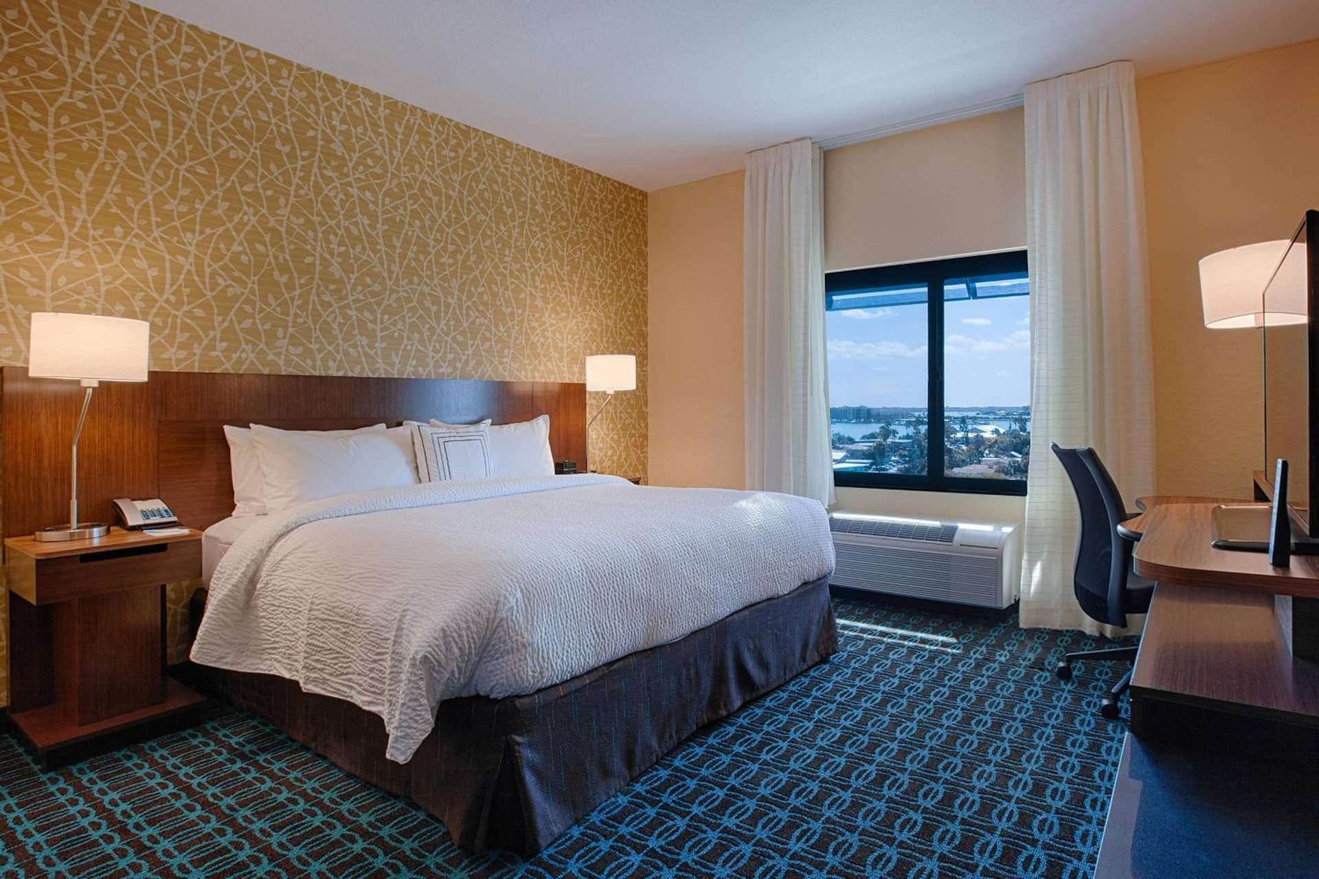 Fairfield Inn & Suites by Marriott Clearwater Beach gallery photo in Clearwater Beach, FL — image 14