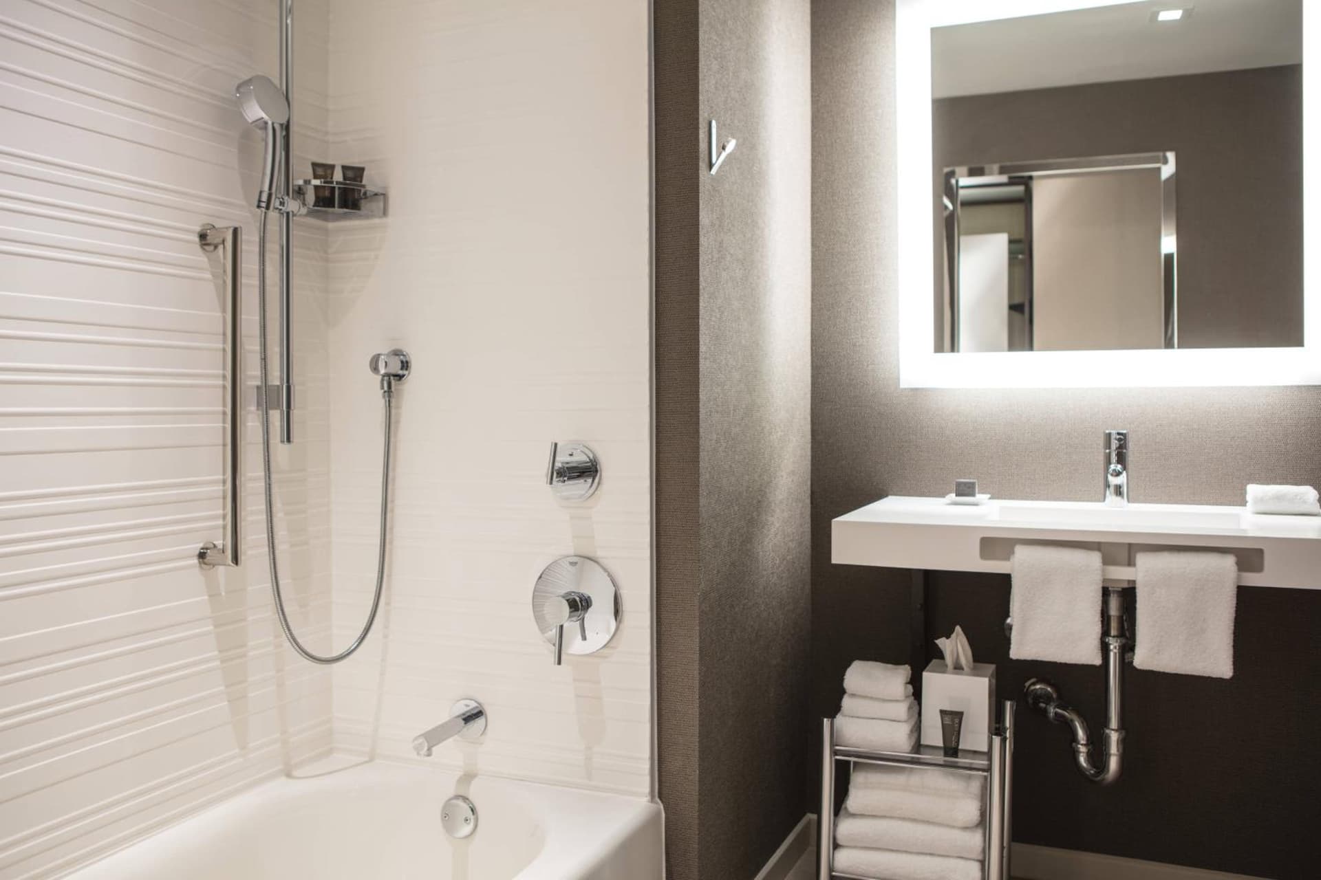 AC Hotel by Marriott San Jose Downtown gallery photo in San Jose, CA — image 13