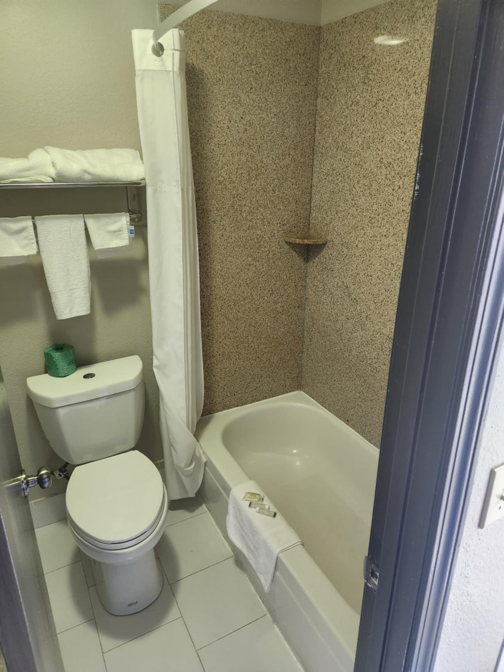 Days Inn by Wyndham Dahlonega University Area gallery photo in Dahlonega, GA — image 9