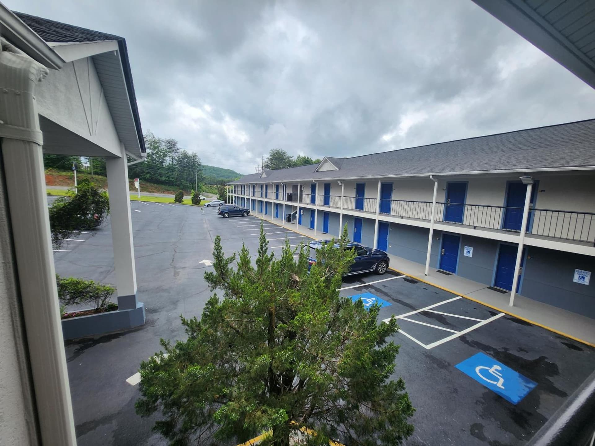 Days Inn by Wyndham Dahlonega University Area gallery photo in Dahlonega, GA — image 4