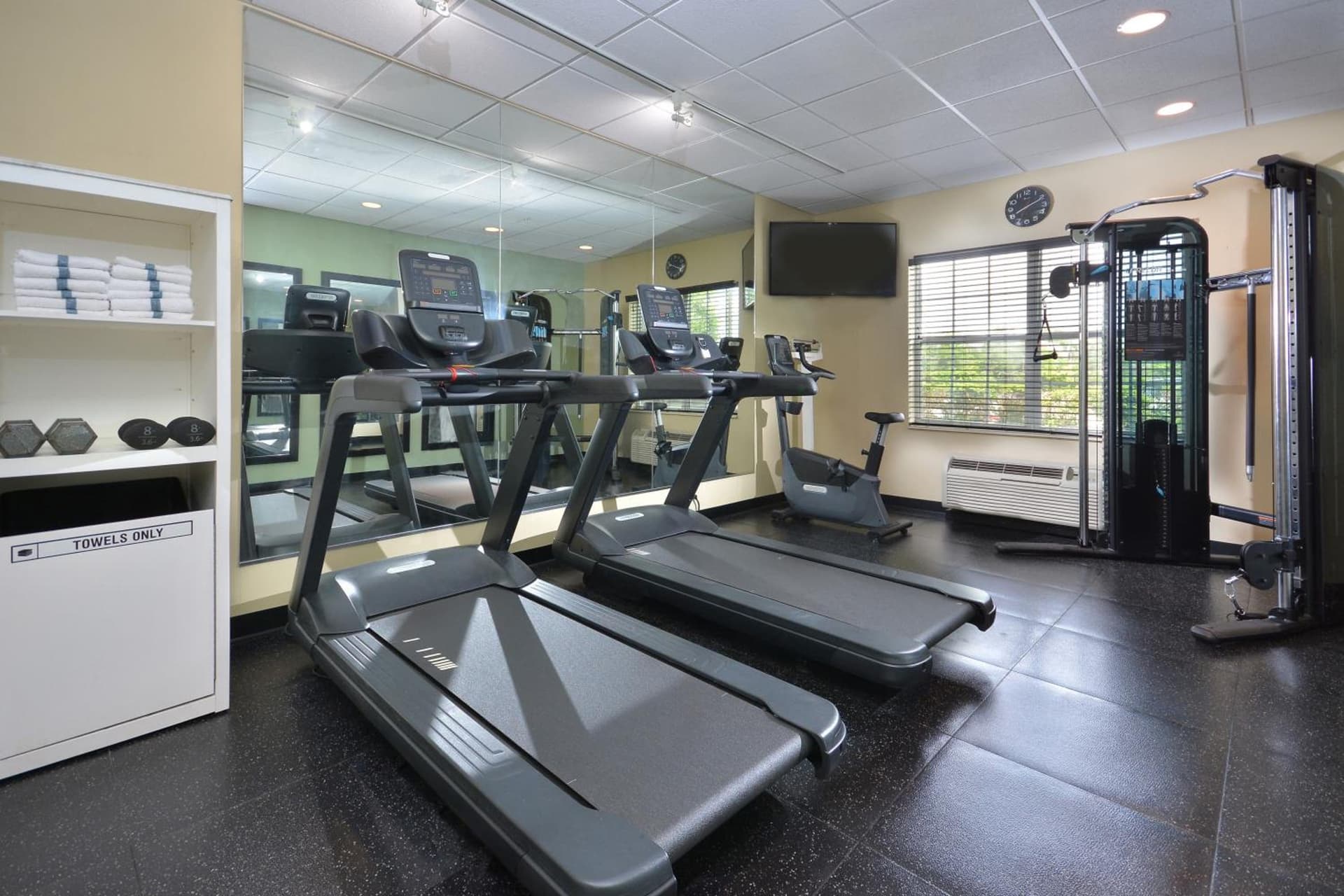 Country Inn & Suites by Radisson, Asheville West near Biltmore gallery photo in Asheville, NC — image 19
