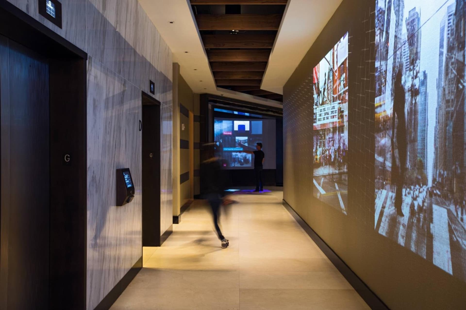 Renaissance New York Midtown Hotel interior in New York, NY — gallery photo 2