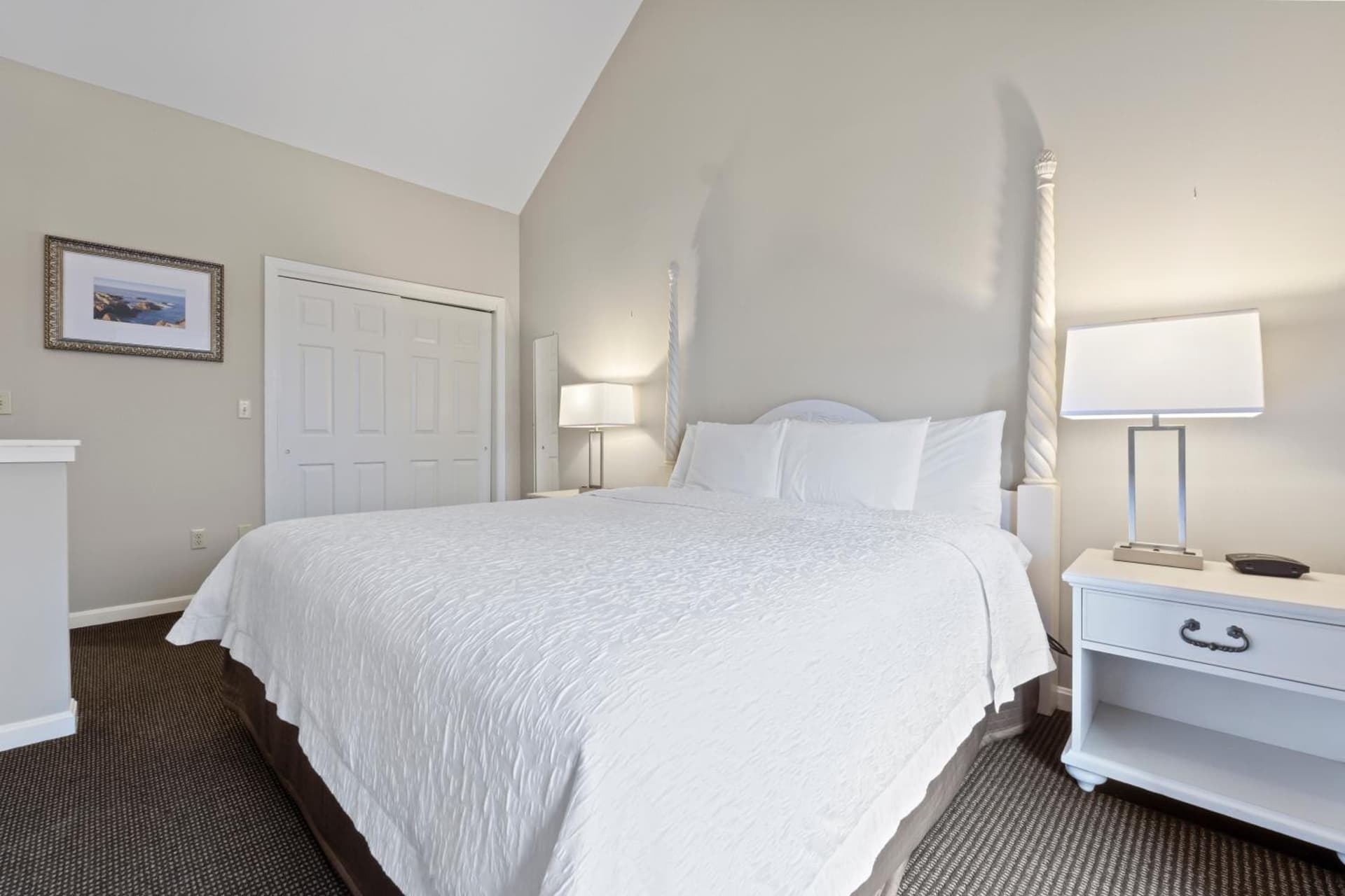 Sea Rose Suites interior in Ogunquit — gallery photo 2