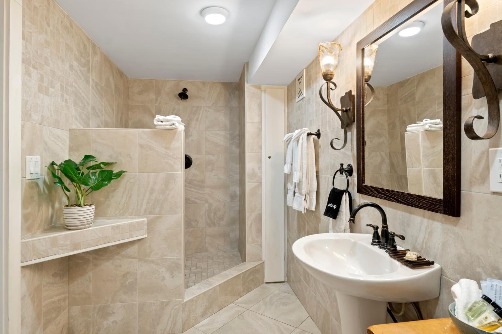 Sea Rose Suites gallery photo in Ogunquit — image 19