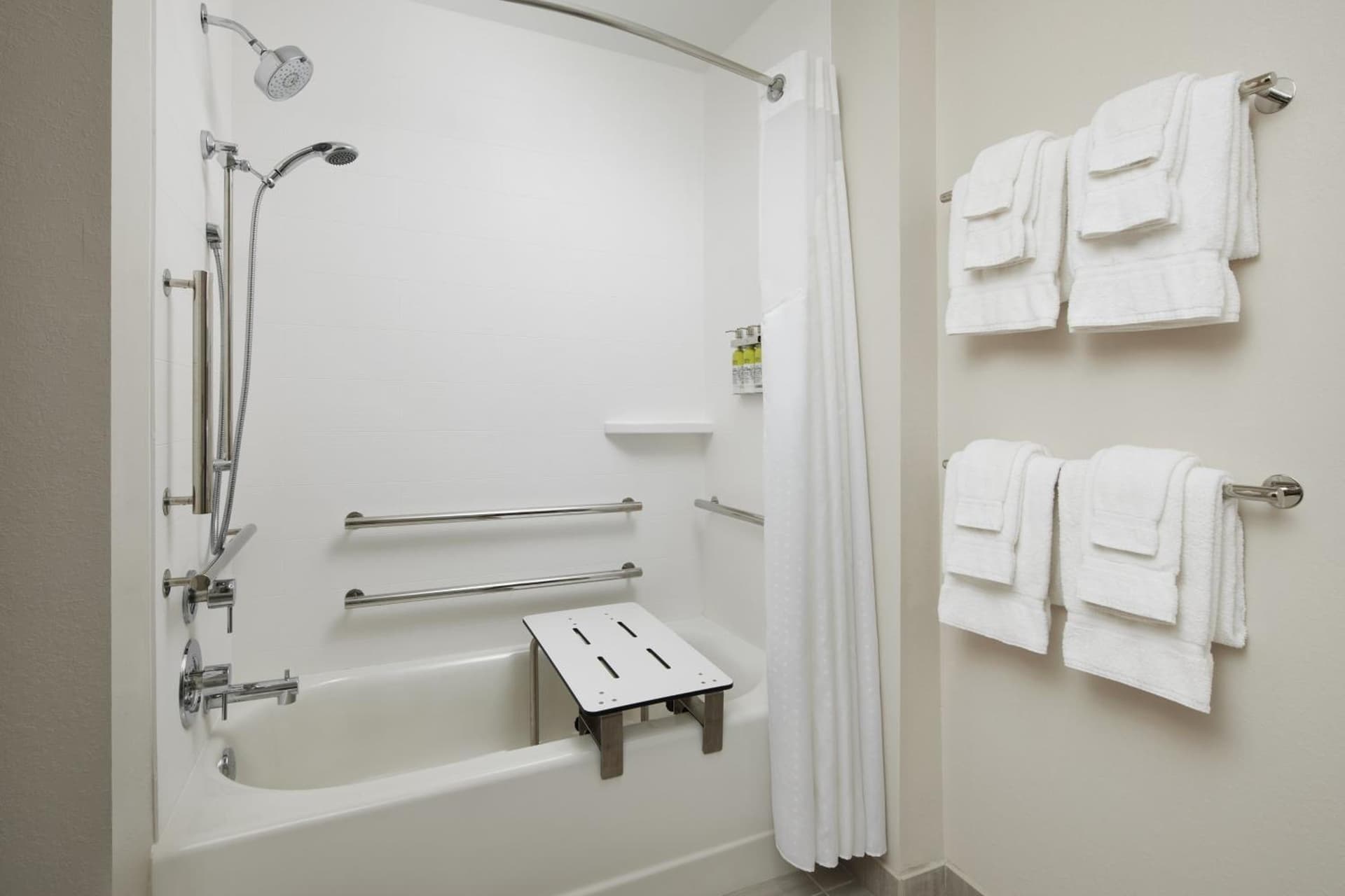 Holiday Inn Express & Suites Gulf Breeze - Pensacola Area by IHG gallery photo in Gulf Breeze, FL — image 32