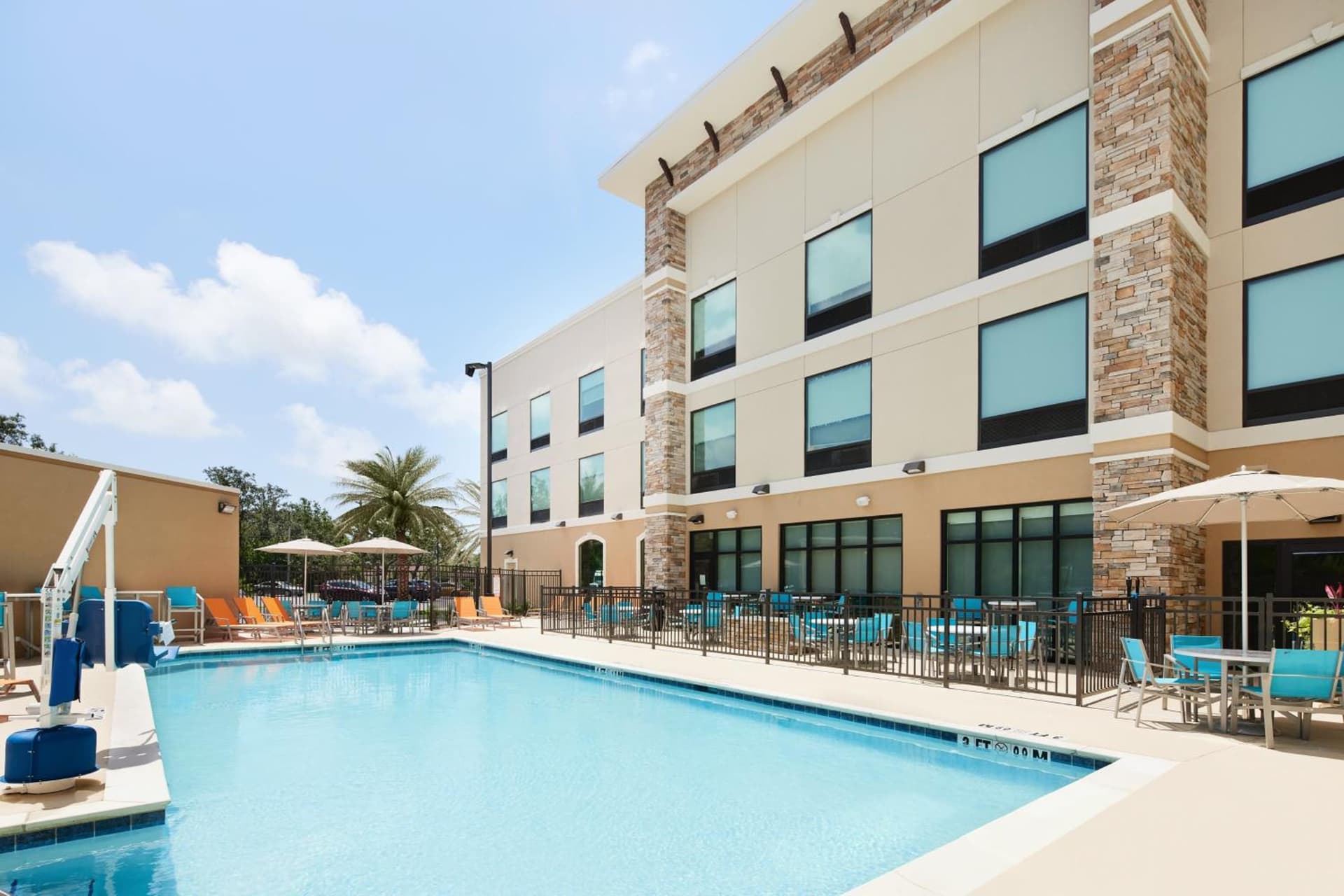 Holiday Inn Express & Suites Gulf Breeze - Pensacola Area by IHG gallery photo in Gulf Breeze, FL — image 29