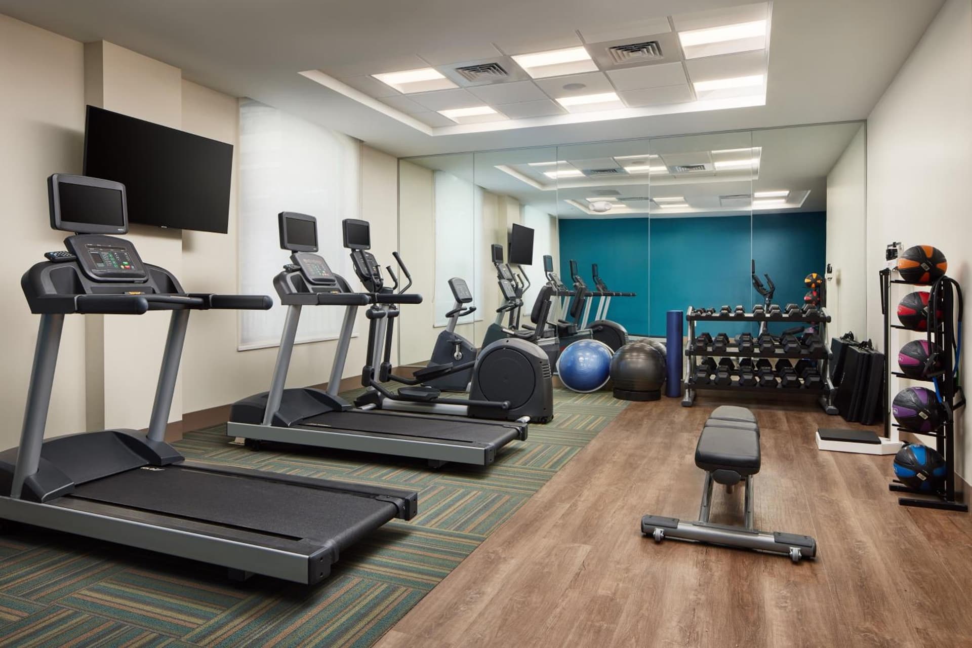 Holiday Inn Express & Suites Gulf Breeze - Pensacola Area by IHG gallery photo in Gulf Breeze, FL — image 17
