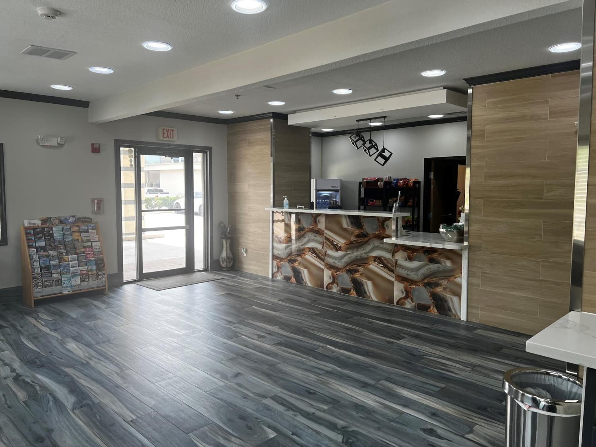 Super 8 by Wyndham Pasadena gallery photo in Pasadena, TX — image 46