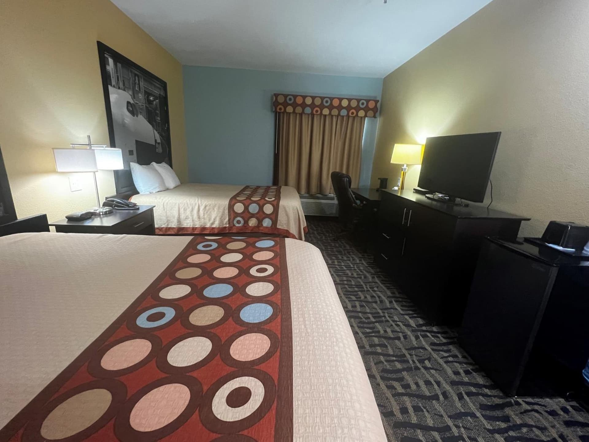 Super 8 by Wyndham Pasadena gallery photo in Pasadena, TX — image 16