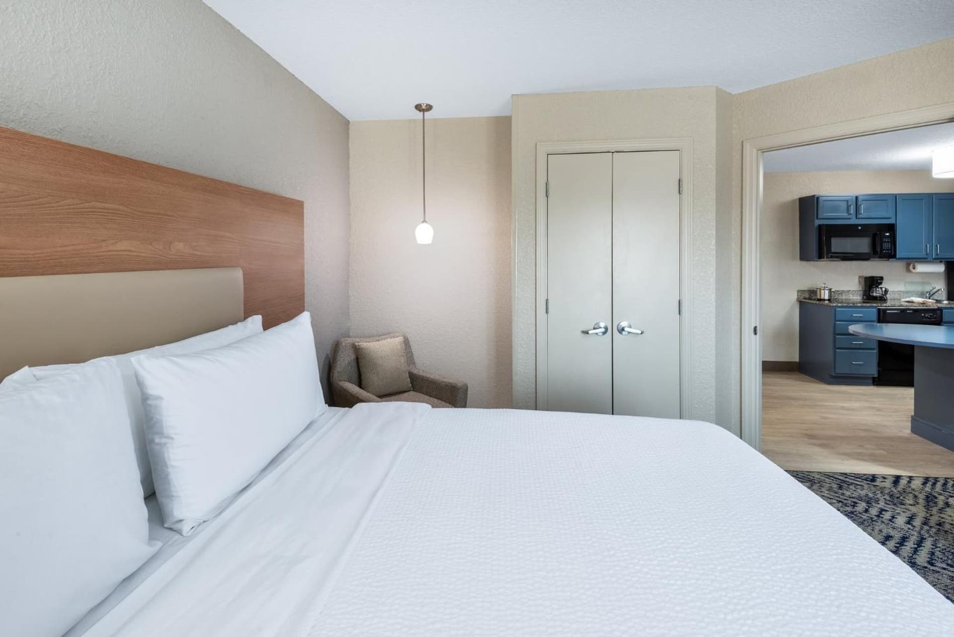 Candlewood Suites Chesapeake-Suffolk by IHG gallery photo in Chesapeake, VA — image 7