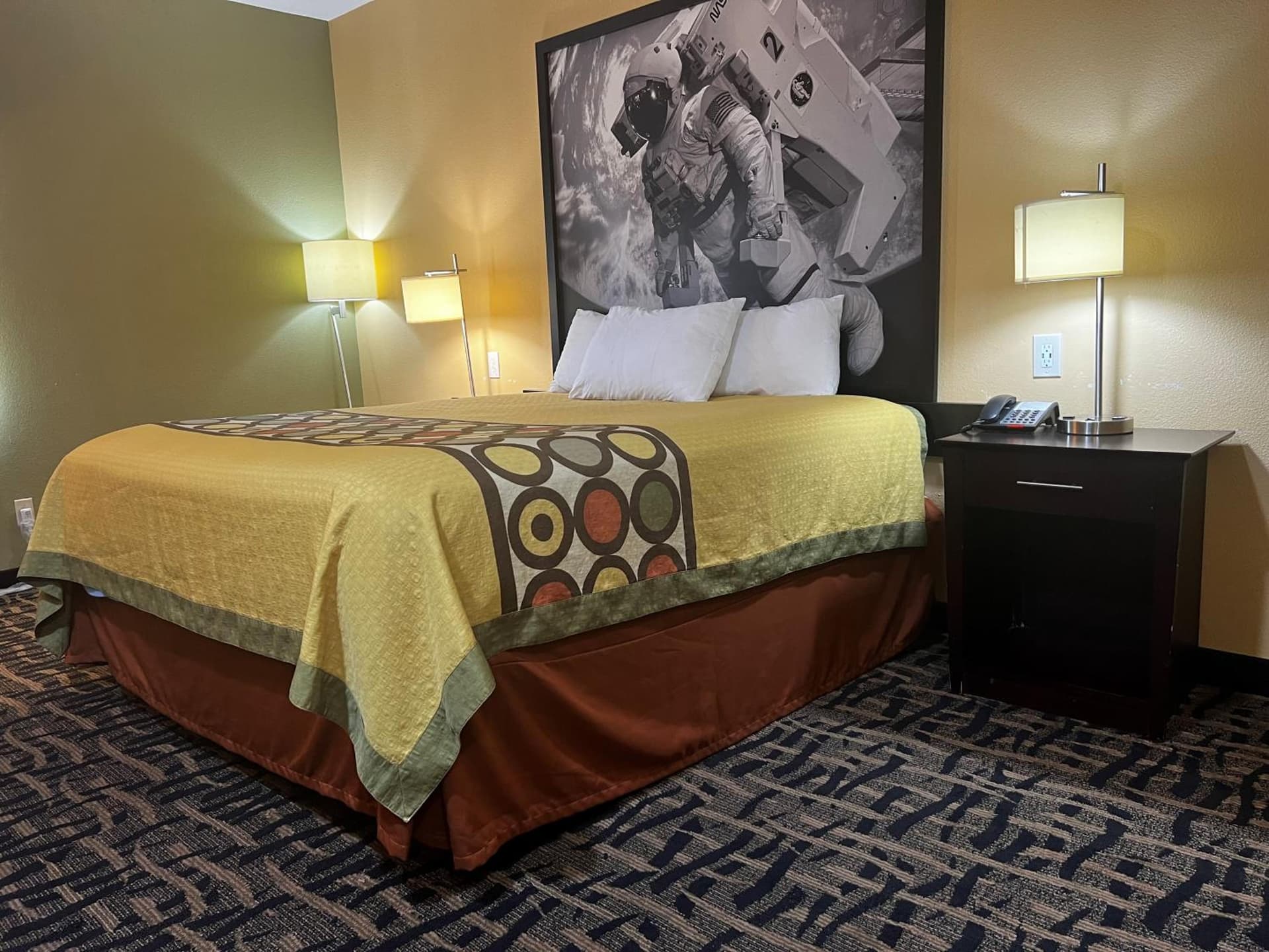 Super 8 by Wyndham Pasadena gallery photo in Pasadena, TX — image 24