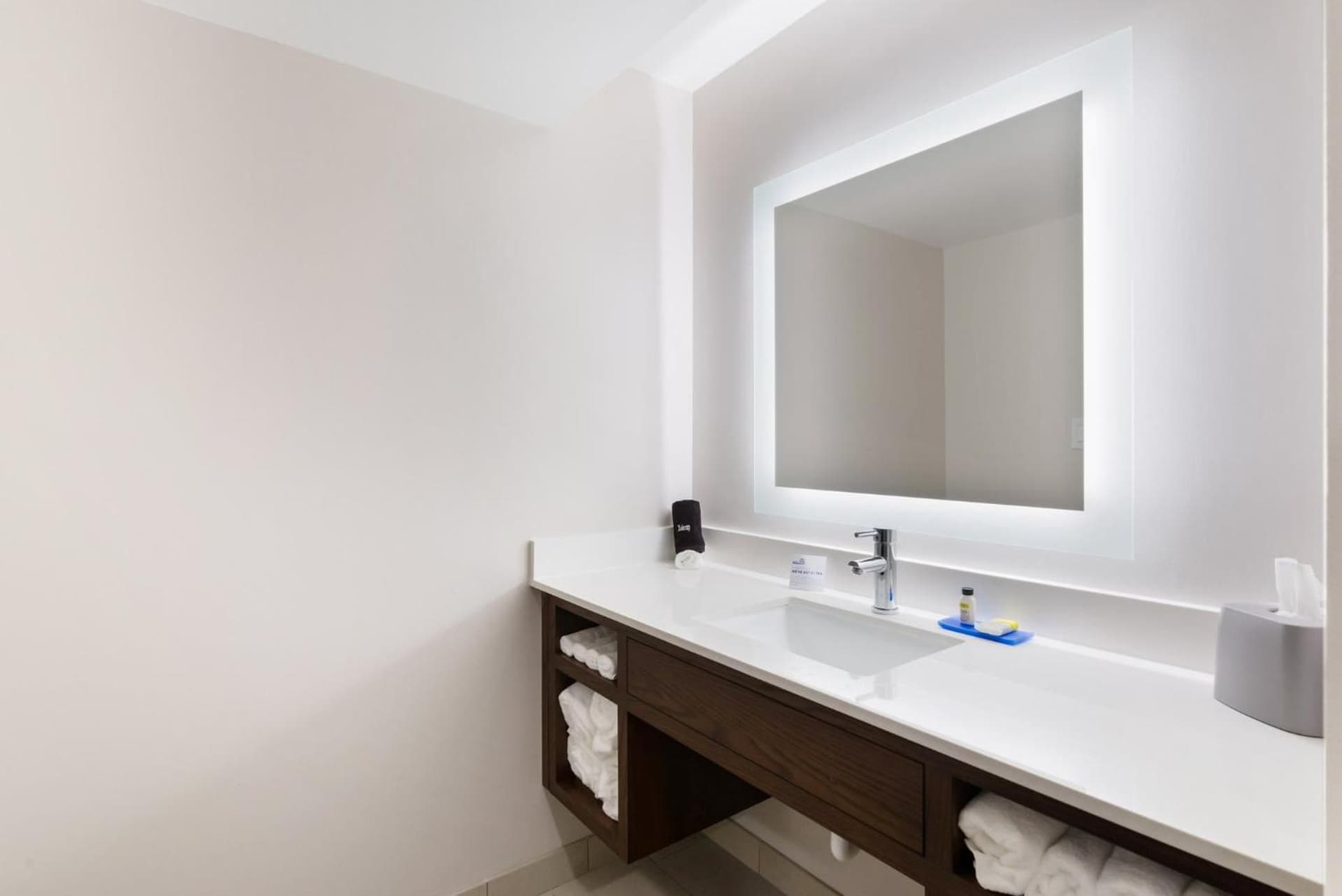 Holiday Inn Express Naperville by IHG gallery photo in Naperville, IL — image 28