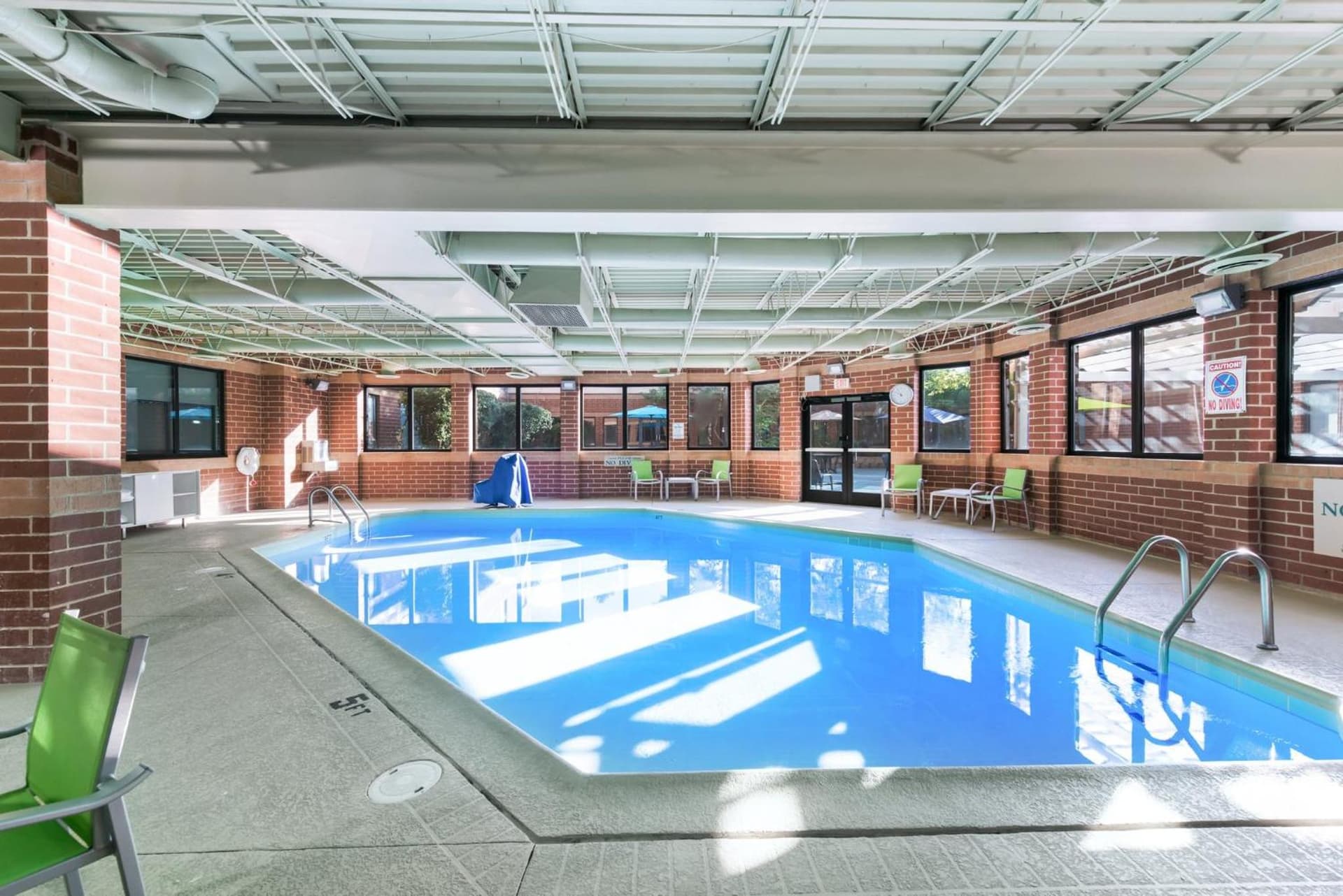 Holiday Inn Express Naperville by IHG gallery photo in Naperville, IL — image 9