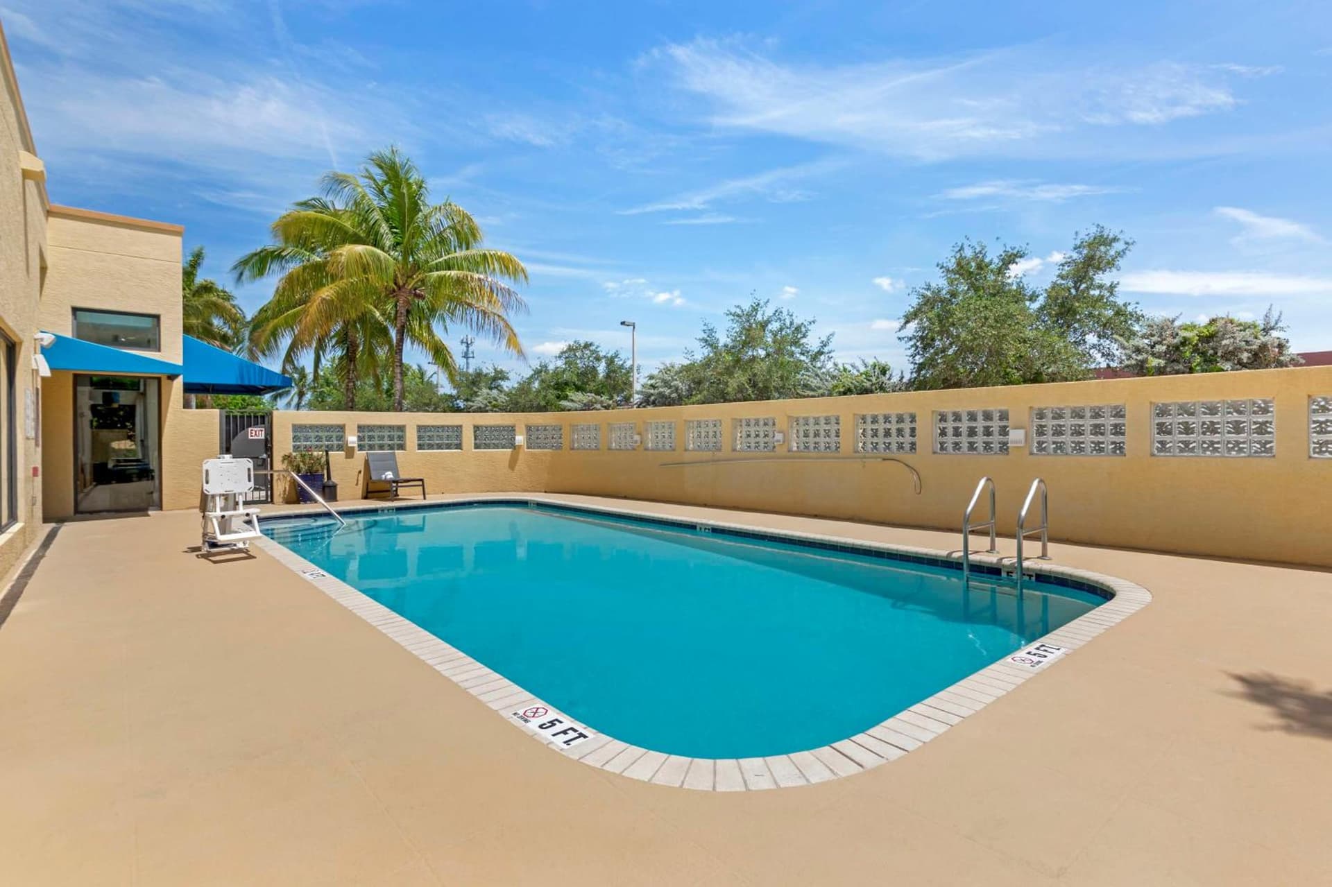 Best Western Plus Miami Executive Airport Hotel and Suites interior in Kendall, FL — gallery photo 2