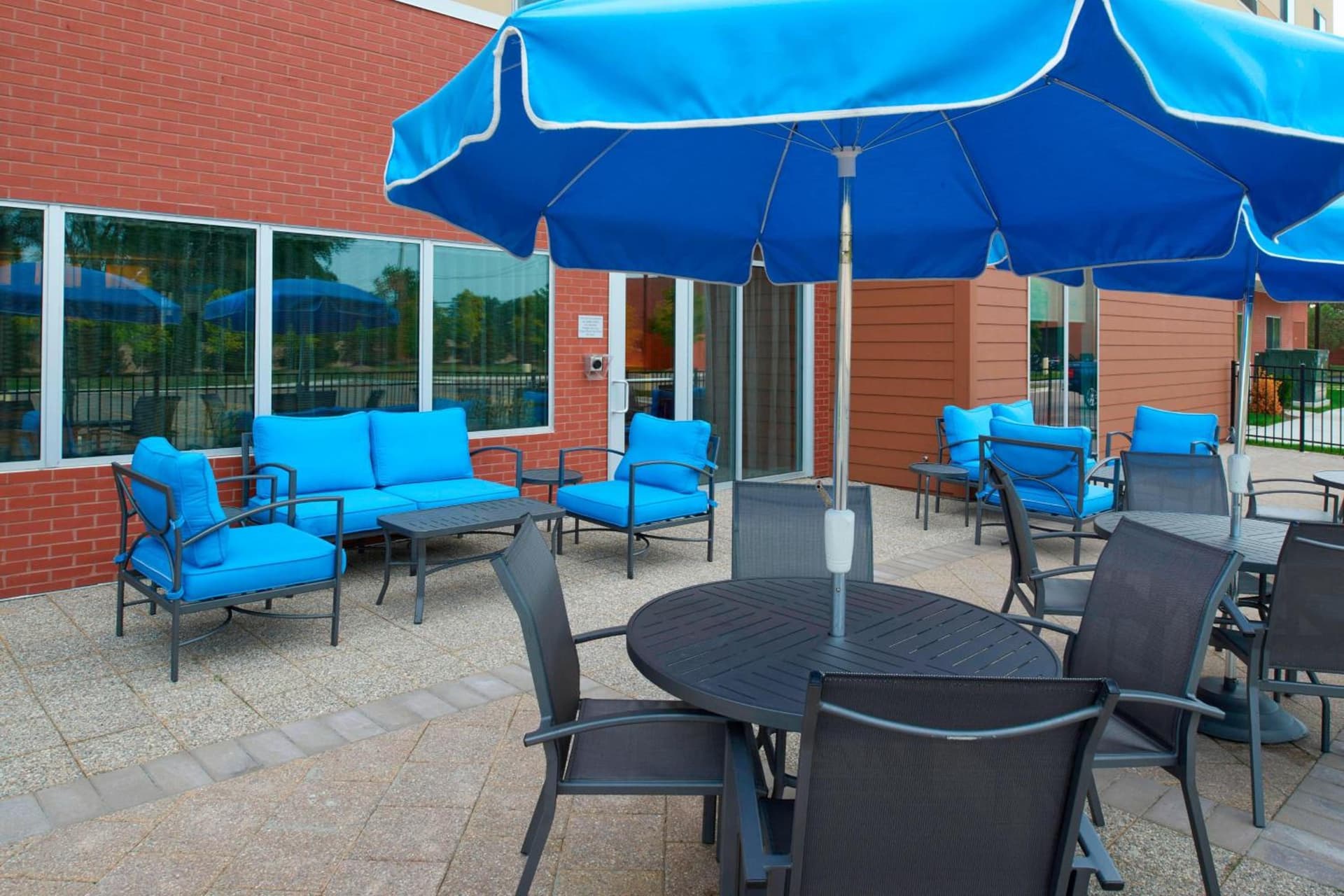 Fairfield Inn & Suites by Marriott Detroit Troy property views in Troy, MI — gallery photo 3