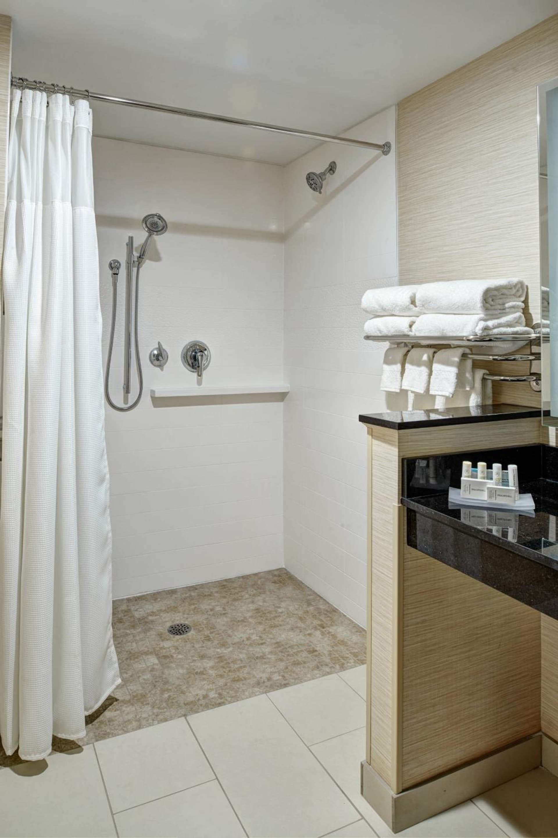 Fairfield Inn & Suites by Marriott Detroit Troy gallery photo in Troy, MI — image 35