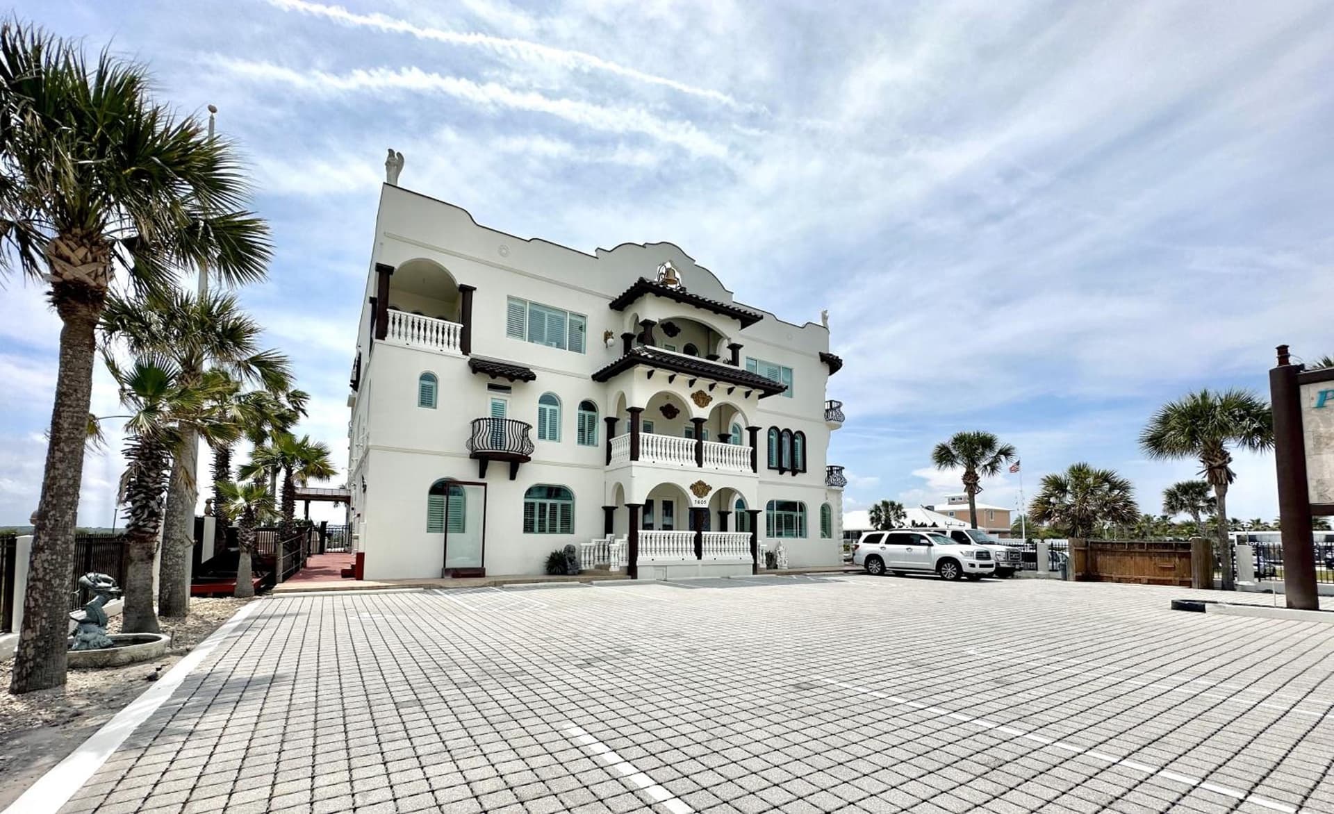 Bliss By The Sea interior in St. Augustine, FL — gallery photo 2