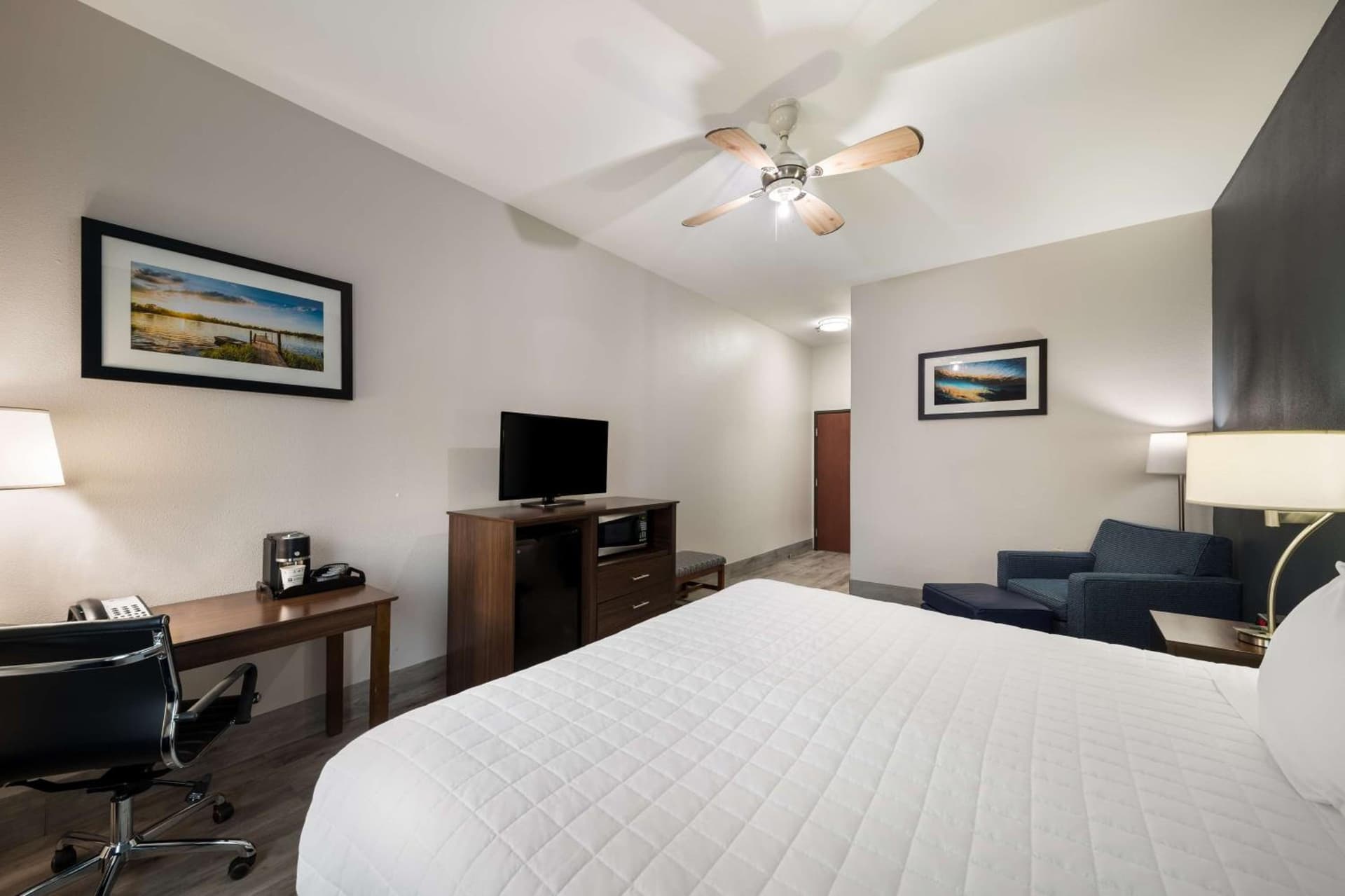 Best Western Plus Lake Dallas Inn & Suites gallery photo in Lake Dallas, TX — image 17