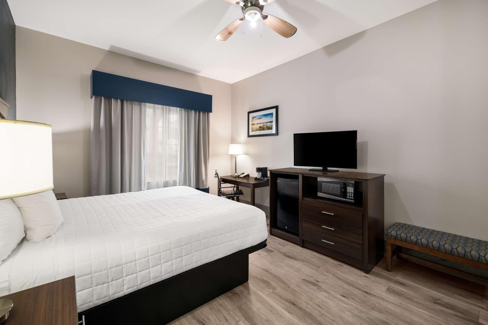 Best Western Plus Lake Dallas Inn & Suites gallery photo in Lake Dallas, TX — image 21
