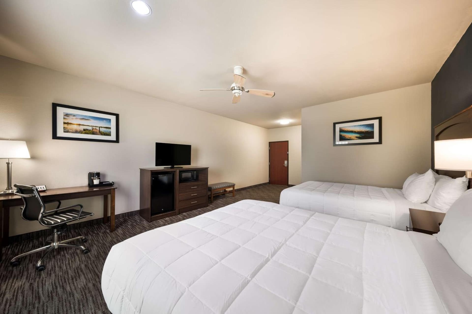 Best Western Plus Lake Dallas Inn & Suites gallery photo in Lake Dallas, TX — image 39
