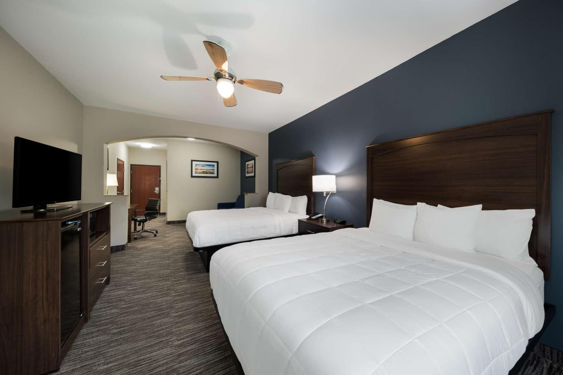 Best Western Plus Lake Dallas Inn & Suites gallery photo in Lake Dallas, TX — image 38