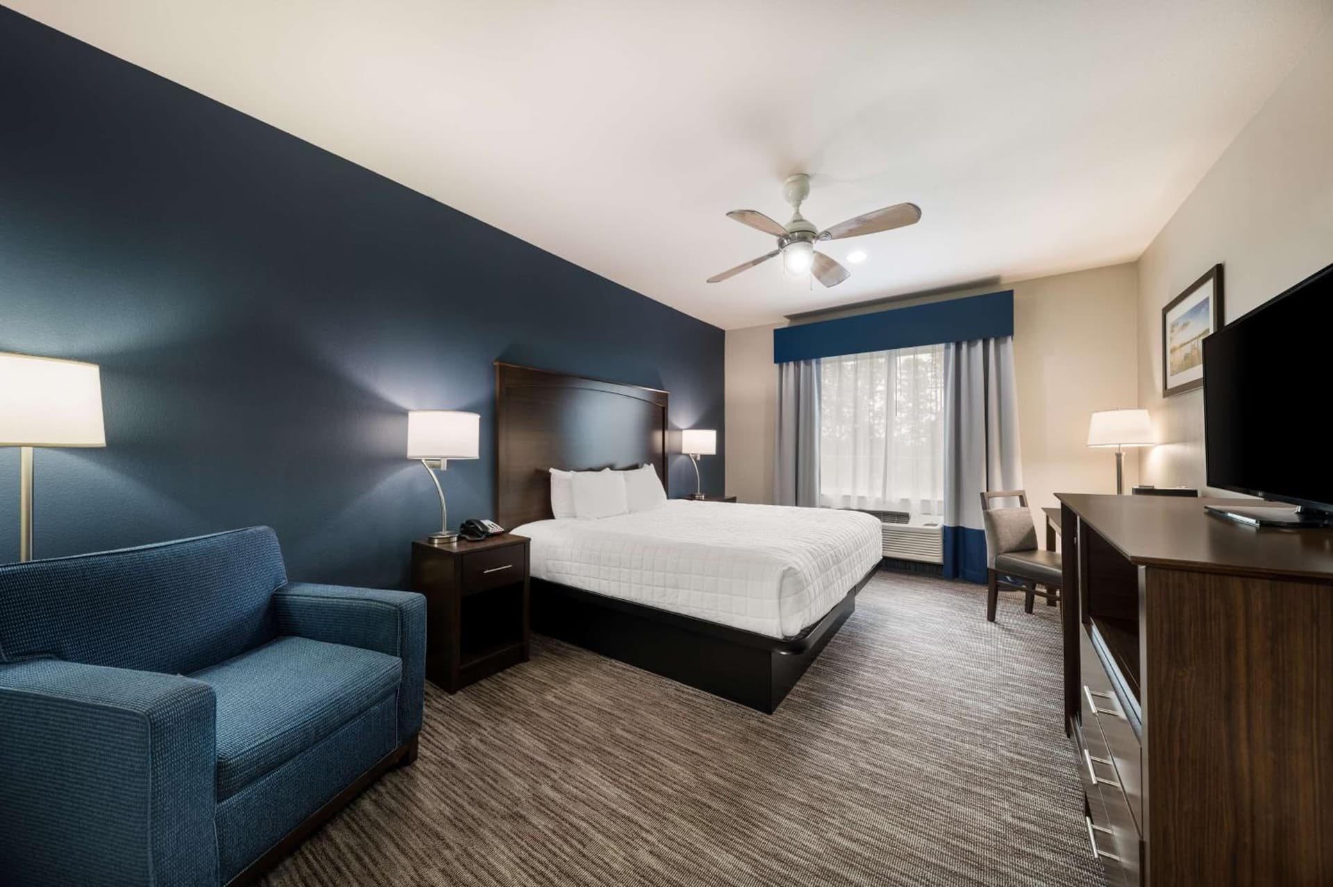Best Western Plus Lake Dallas Inn & Suites gallery photo in Lake Dallas, TX — image 16
