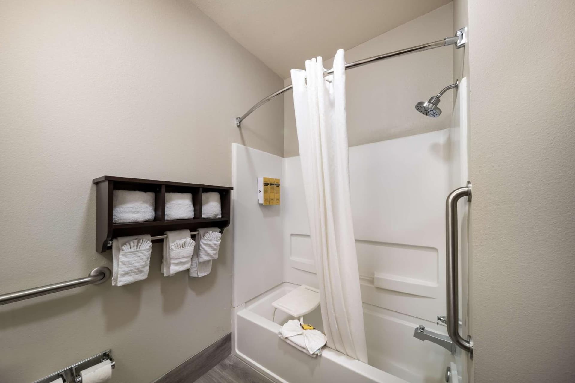 Best Western Plus Lake Dallas Inn & Suites gallery photo in Lake Dallas, TX — image 33