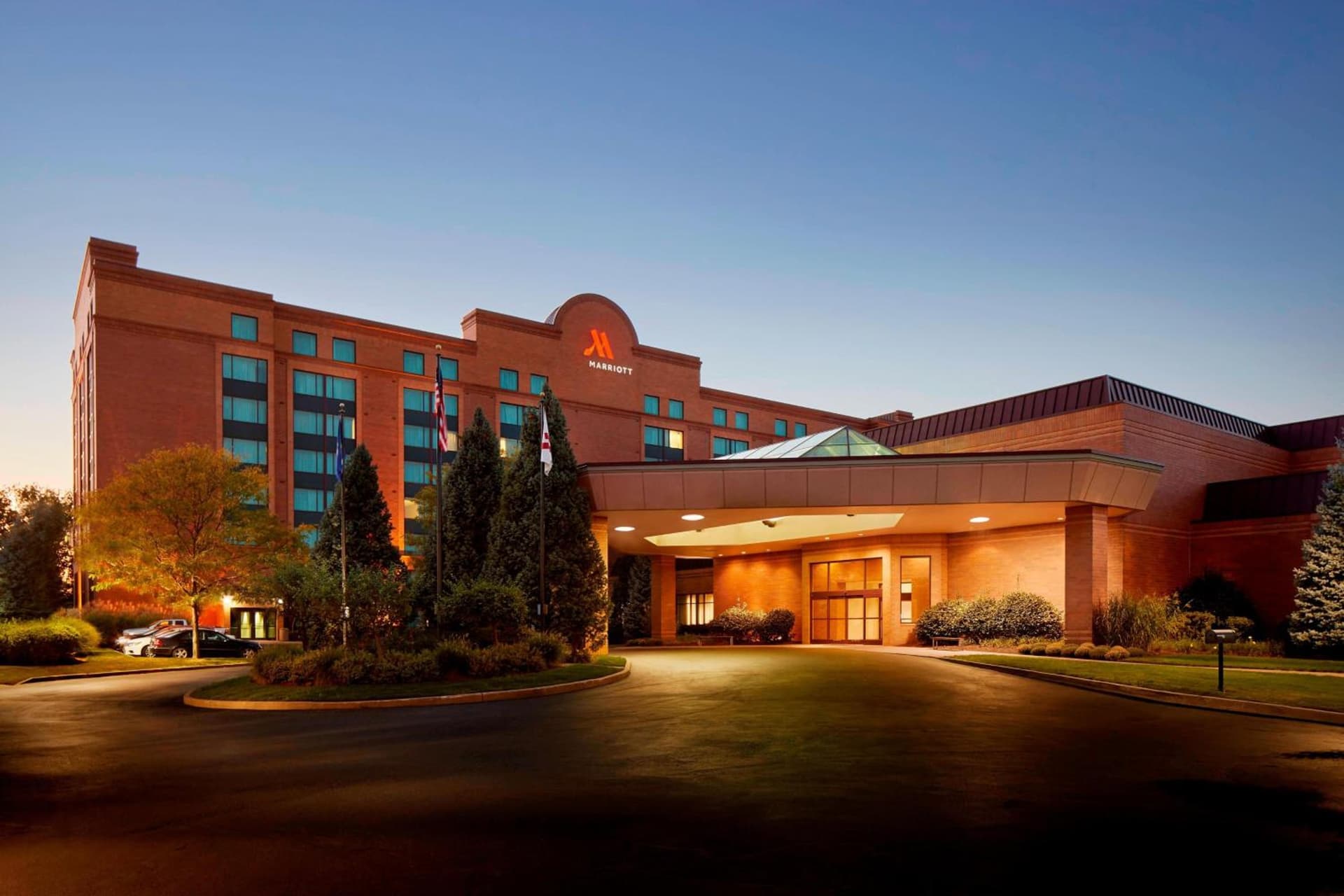 Marriott Hartford/Windsor Airport interior in Windsor — gallery photo 2