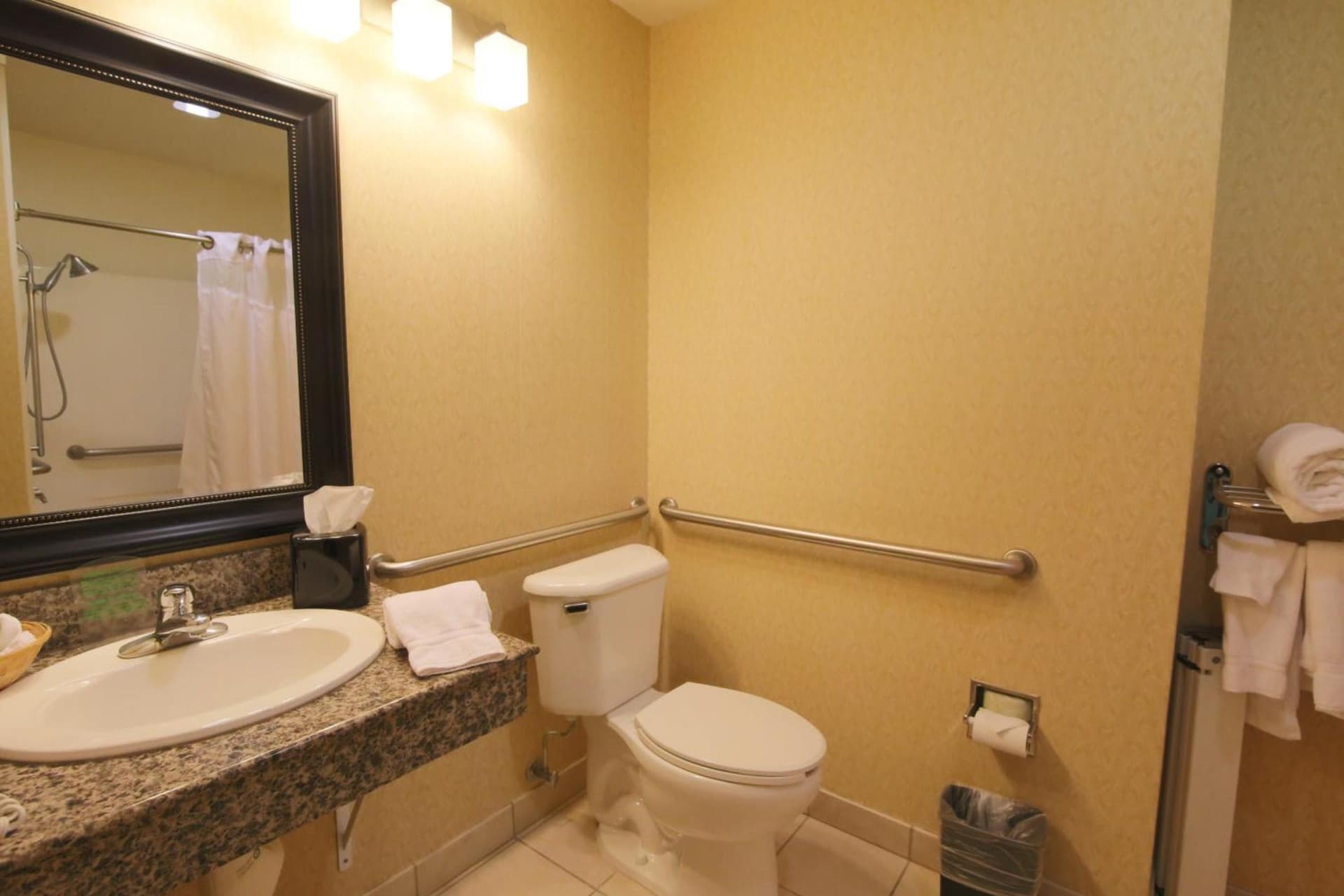 Hampton Inn & Suites Cathedral City gallery photo in Cathedral City, CA — image 15
