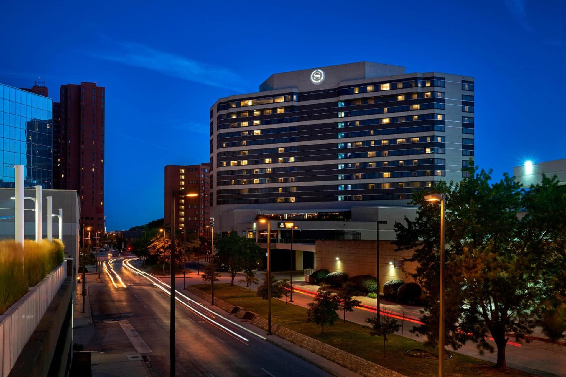Sheraton Inner Harbor Hotel interior in Baltimore, MD — gallery photo 2