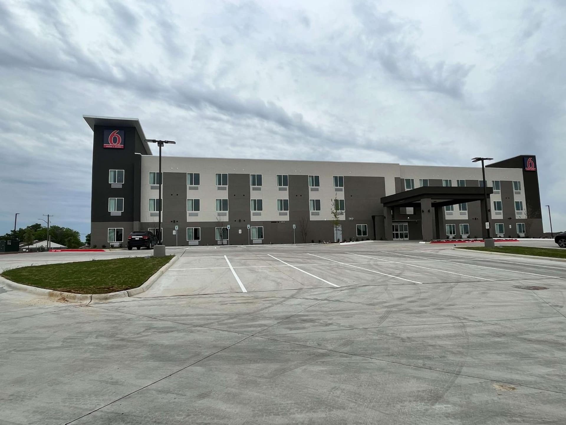 Motel 6 Fort Worth TX Lake Worth featured exterior or lobby in Fort Worth, TX — similar hotel