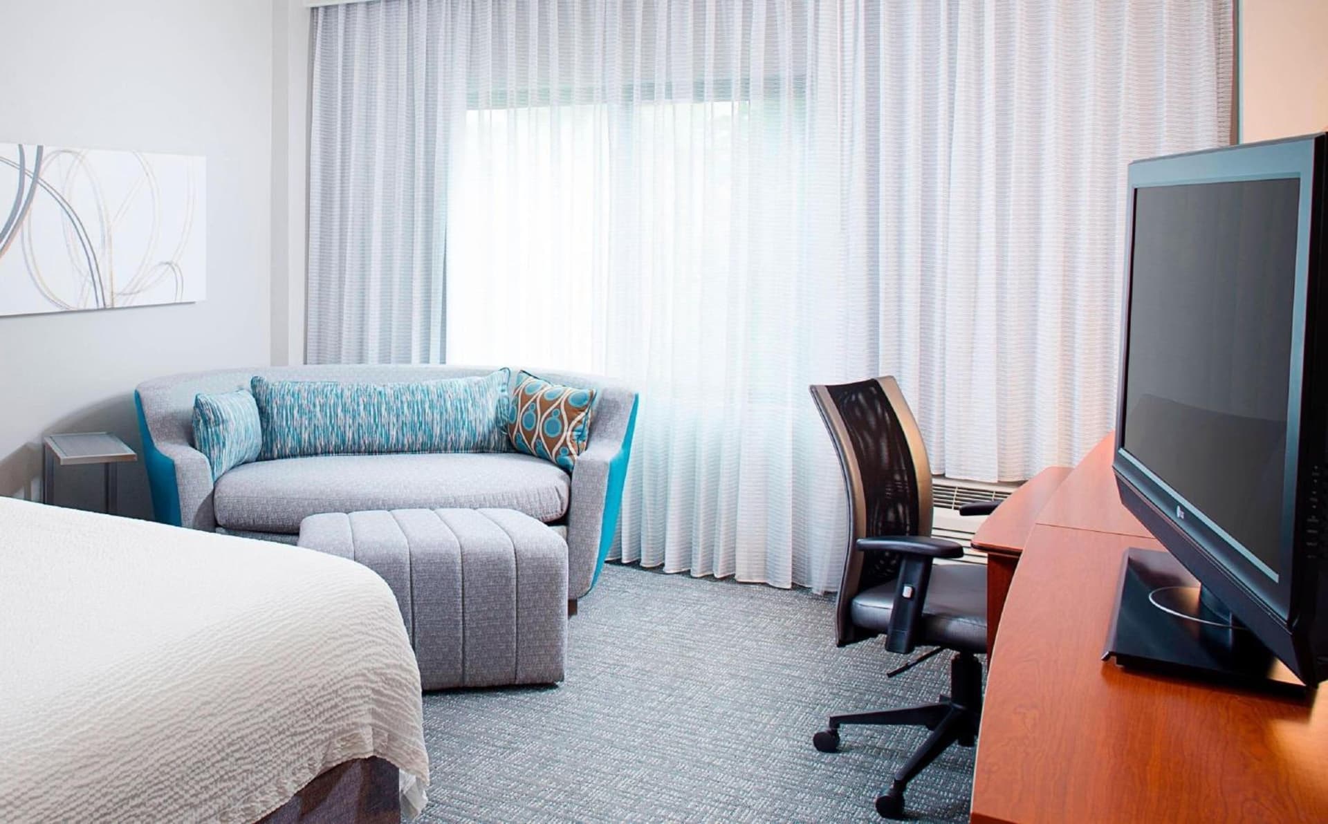 Courtyard by Marriott Roanoke Airport gallery photo in Roanoke, VA — image 5