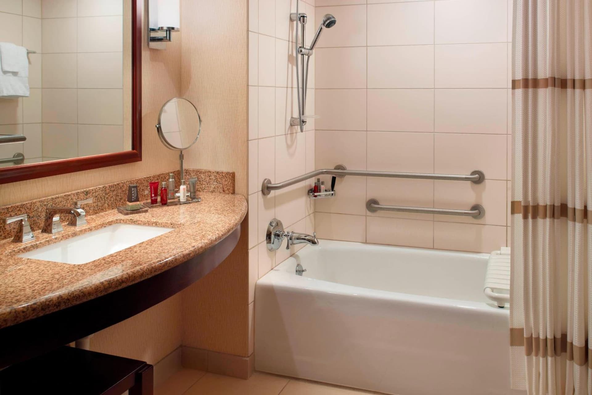 Marriott Bloomington Normal Hotel and Conference Center gallery photo in Bloomington, IL — image 35
