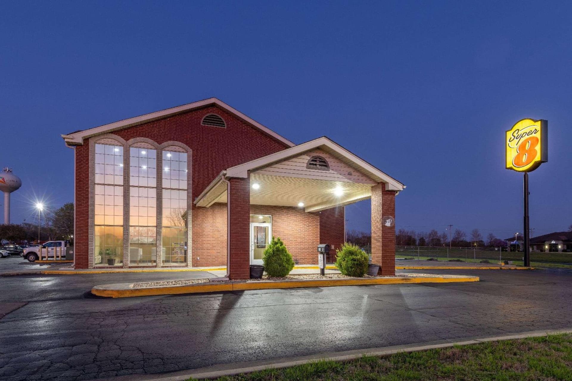 Super 8 by Wyndham Nixa/Springfield Area property views in Nixa, MO — gallery photo 3
