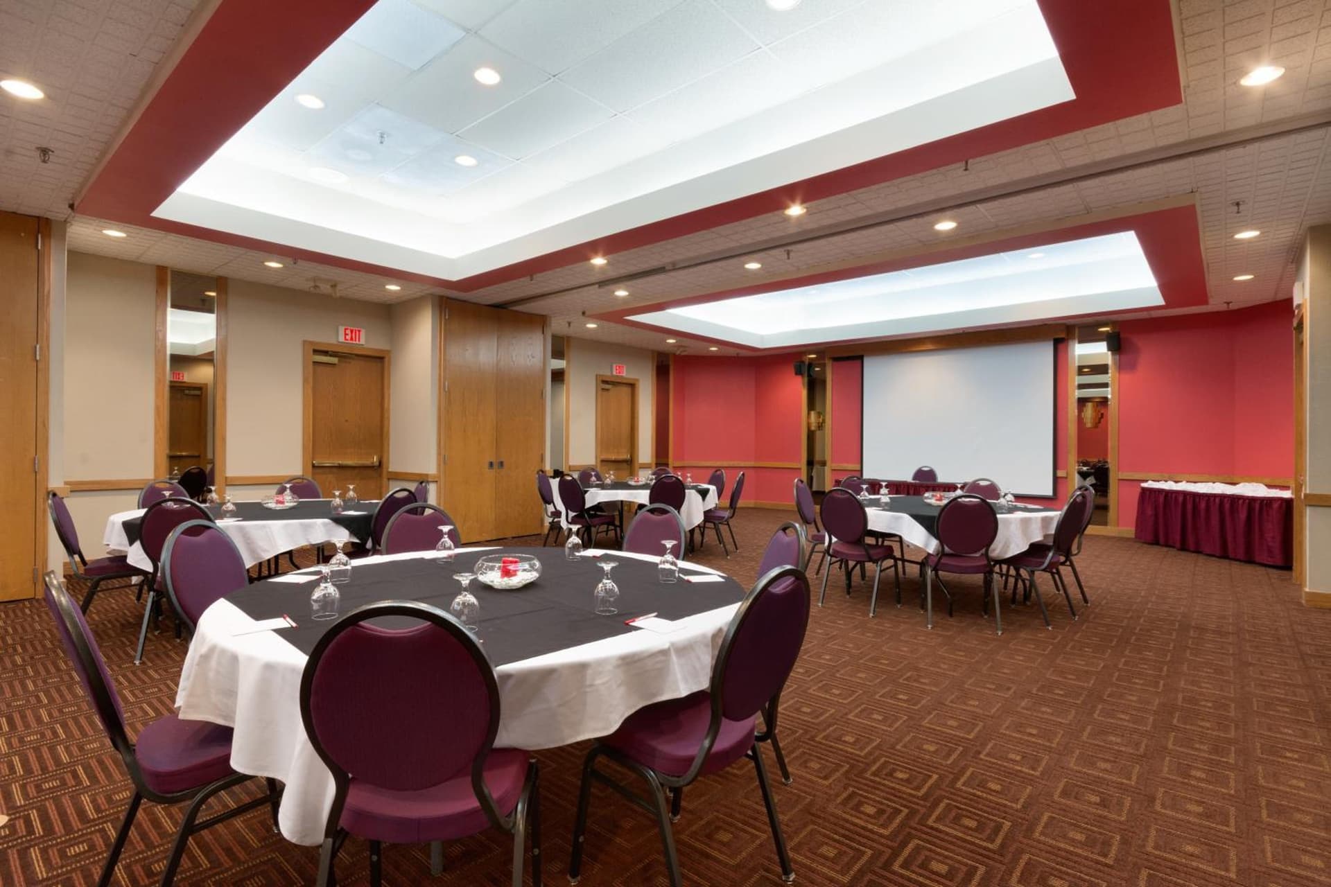 Ramada by Wyndham Raleigh gallery photo in Raleigh, NC — image 14