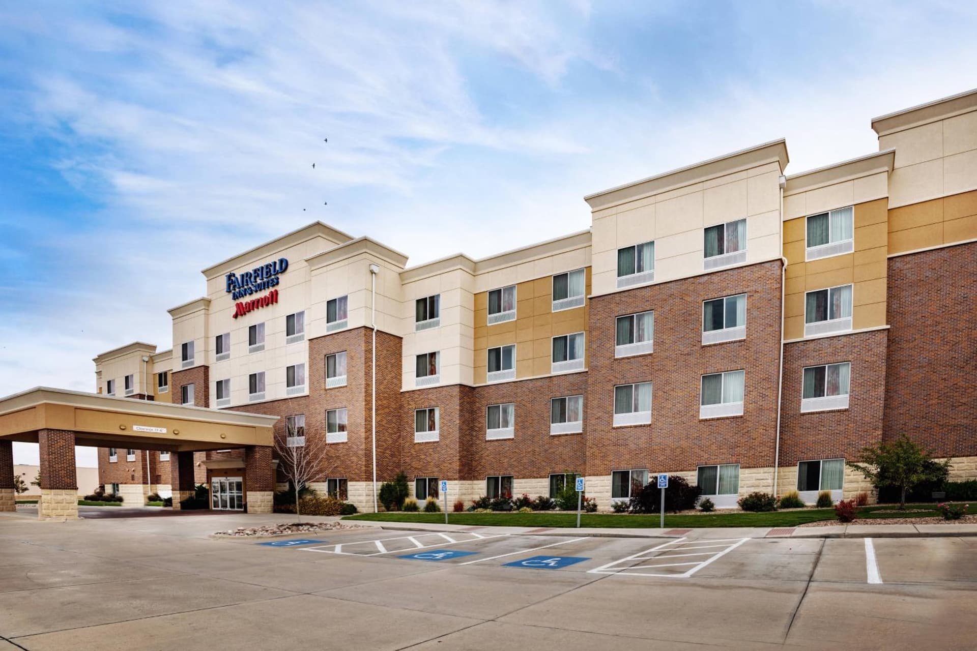 Fairfield Inn & Suites by Marriott Grand Island interior in Grand Island, NE — gallery photo 2