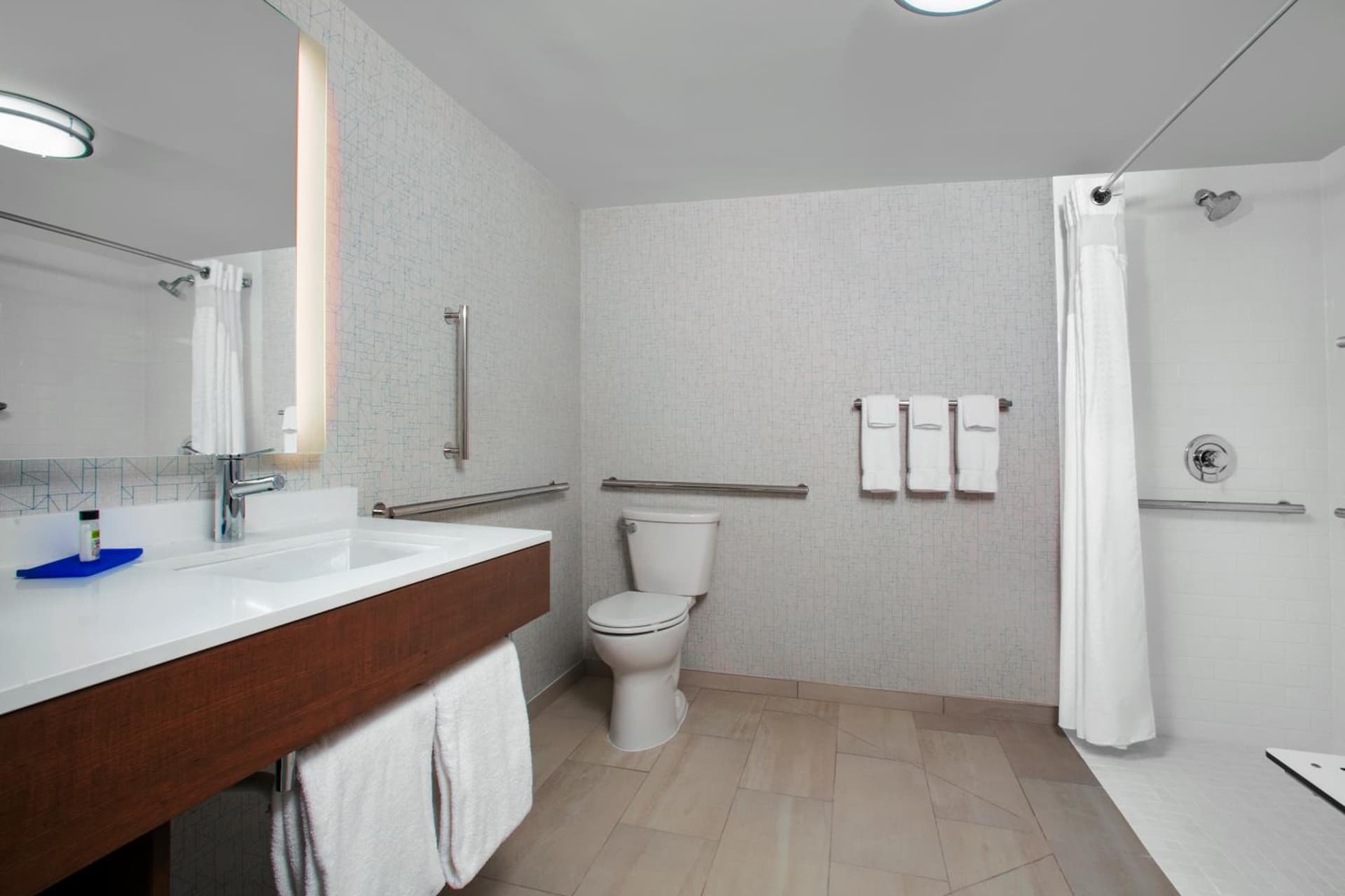 Holiday Inn Express Charleston-Civic Center by IHG gallery photo in Charleston, WV — image 4
