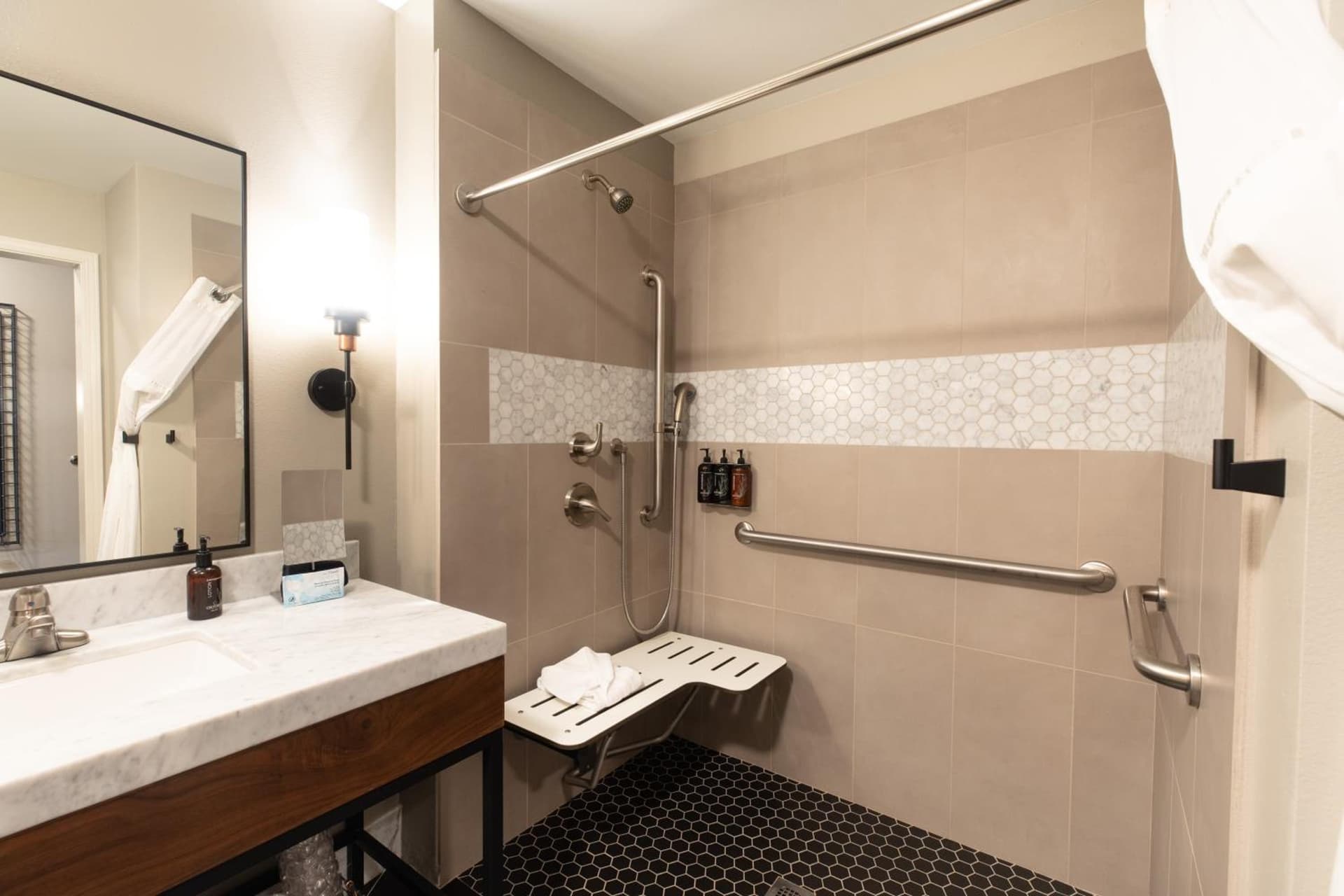 Oxford Suites Paso Robles gallery photo in Paso Robles, CA — image 27