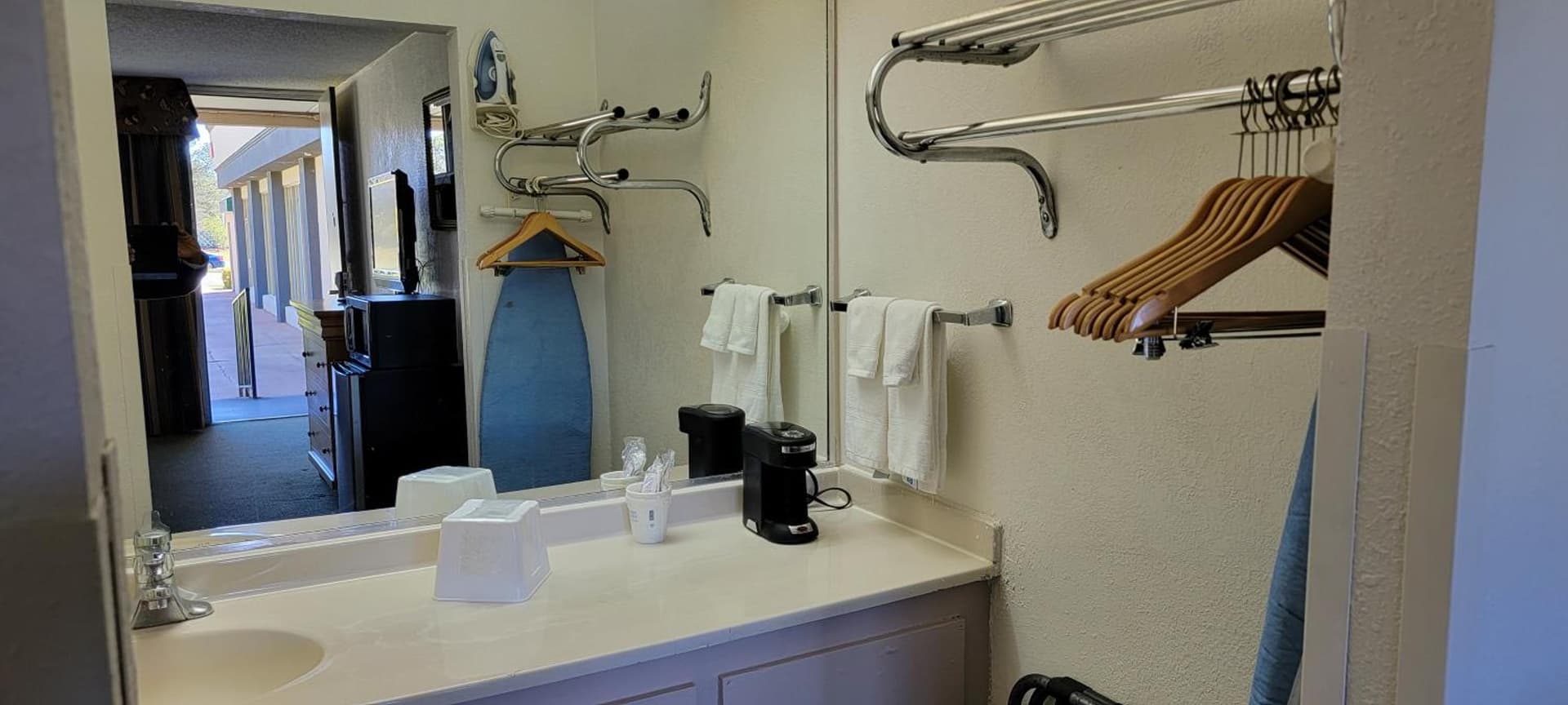 Ramada by Wyndham & Suites Warner Robins gallery photo in Warner Robins, GA — image 24