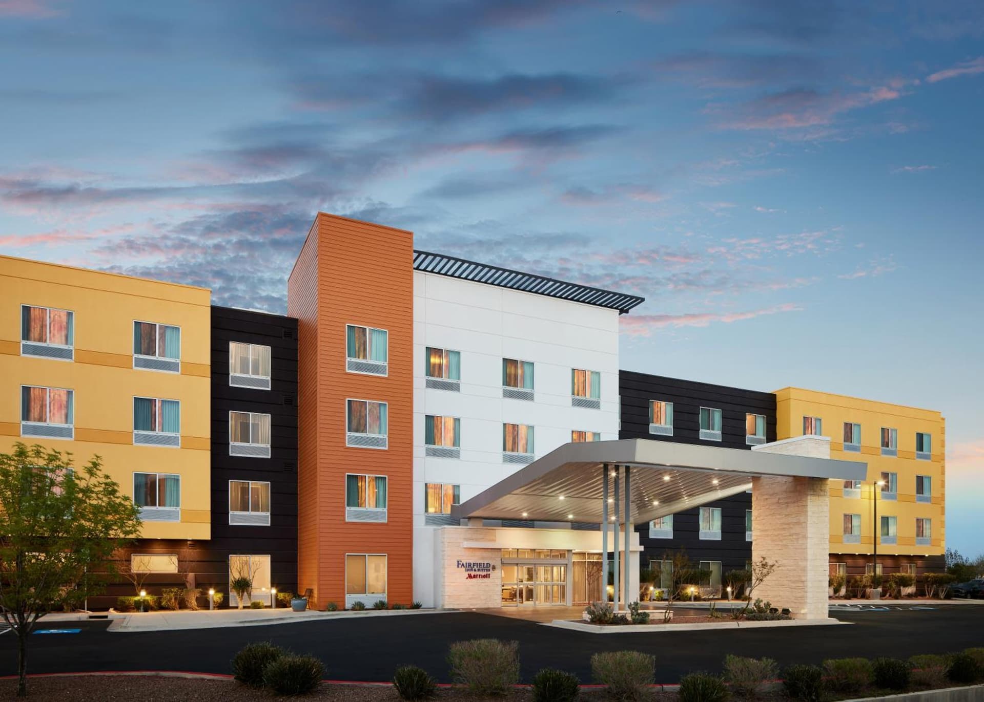 Fairfield Inn & Suites by Marriott El Paso Airport property views in El Paso, TX — gallery photo 3