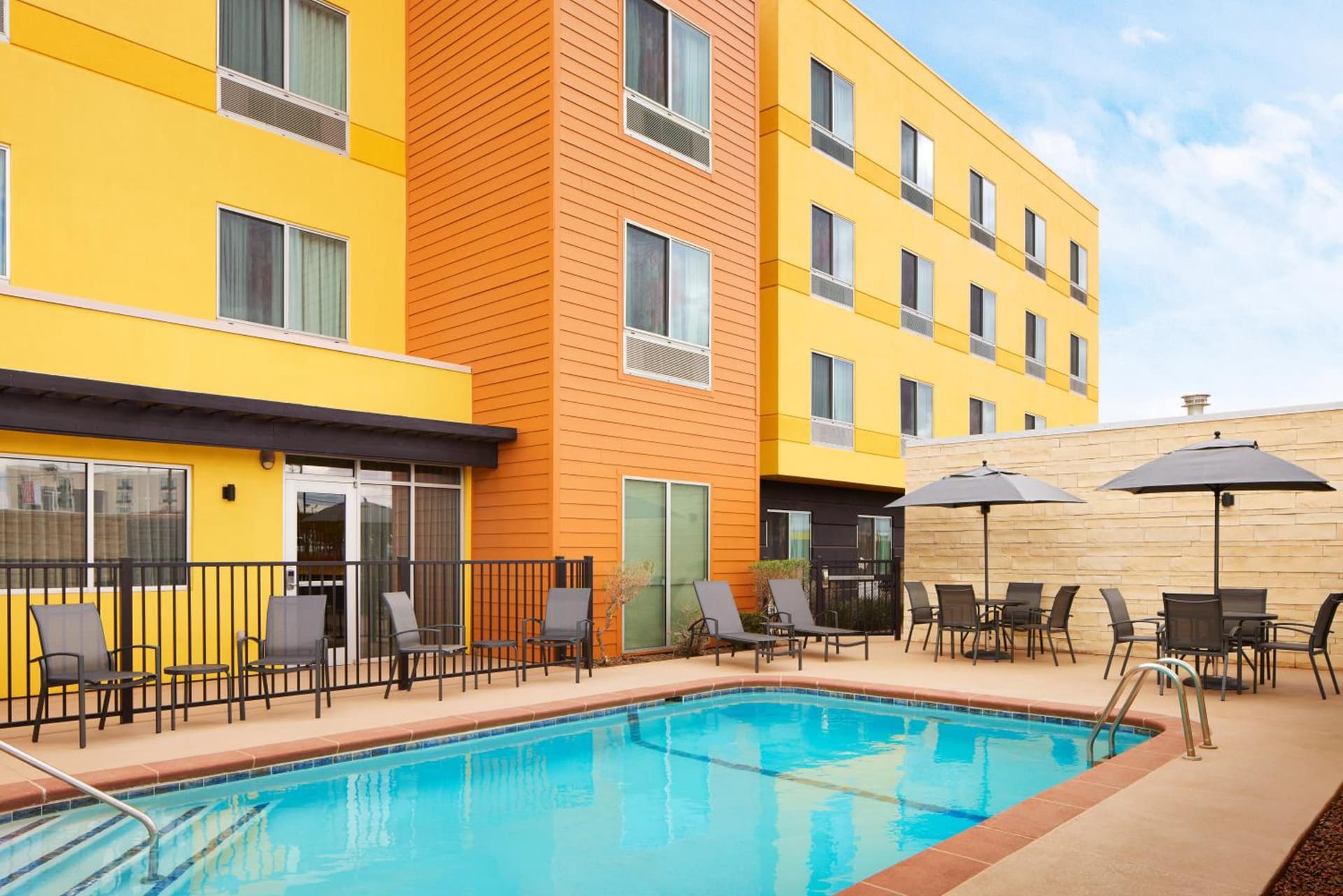 Fairfield Inn & Suites by Marriott El Paso Airport interior in El Paso, TX — gallery photo 2