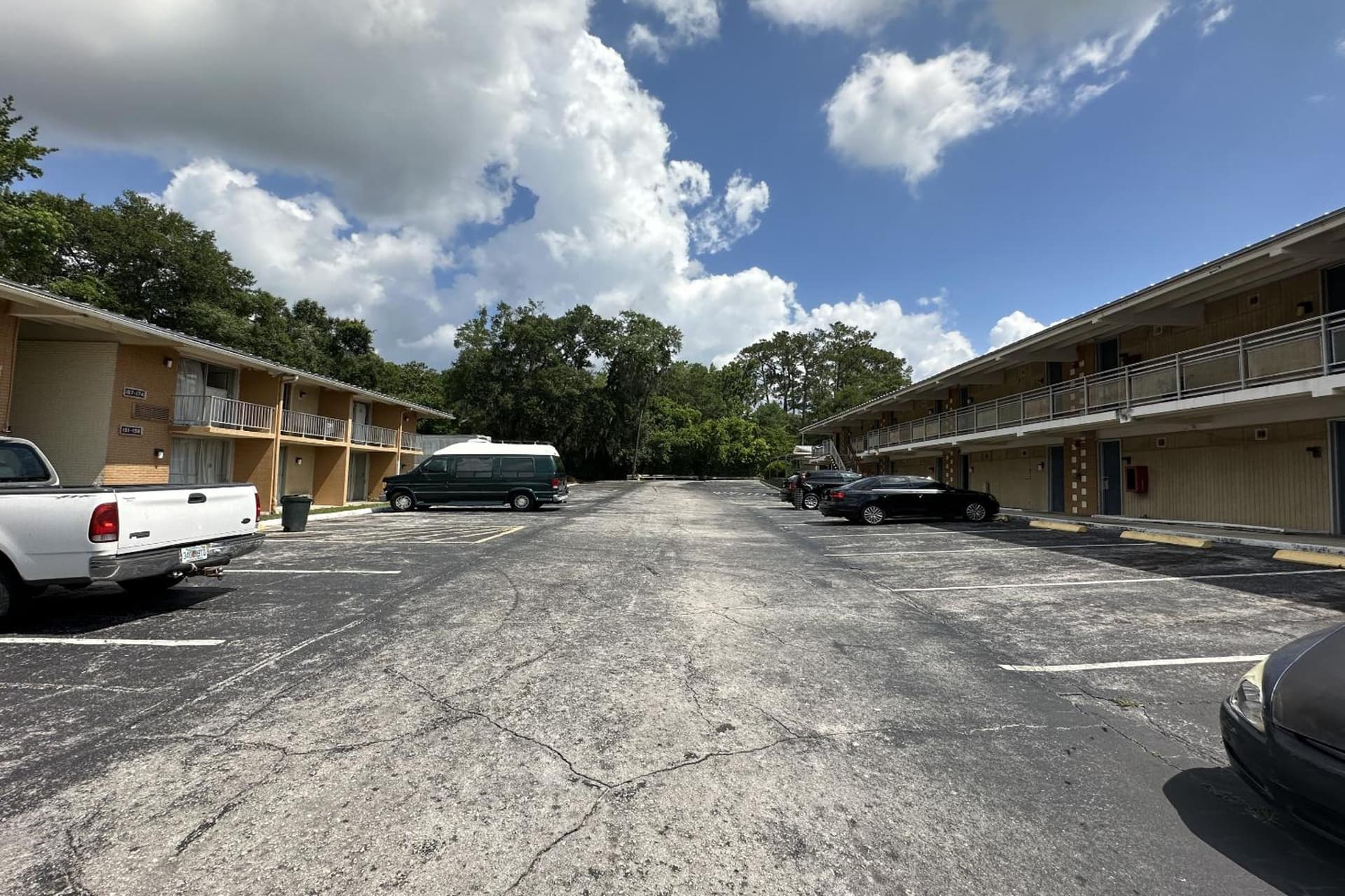 Campus Inn by Hotel O Gainesville - University Area property views in Gainesville, FL — gallery photo 3