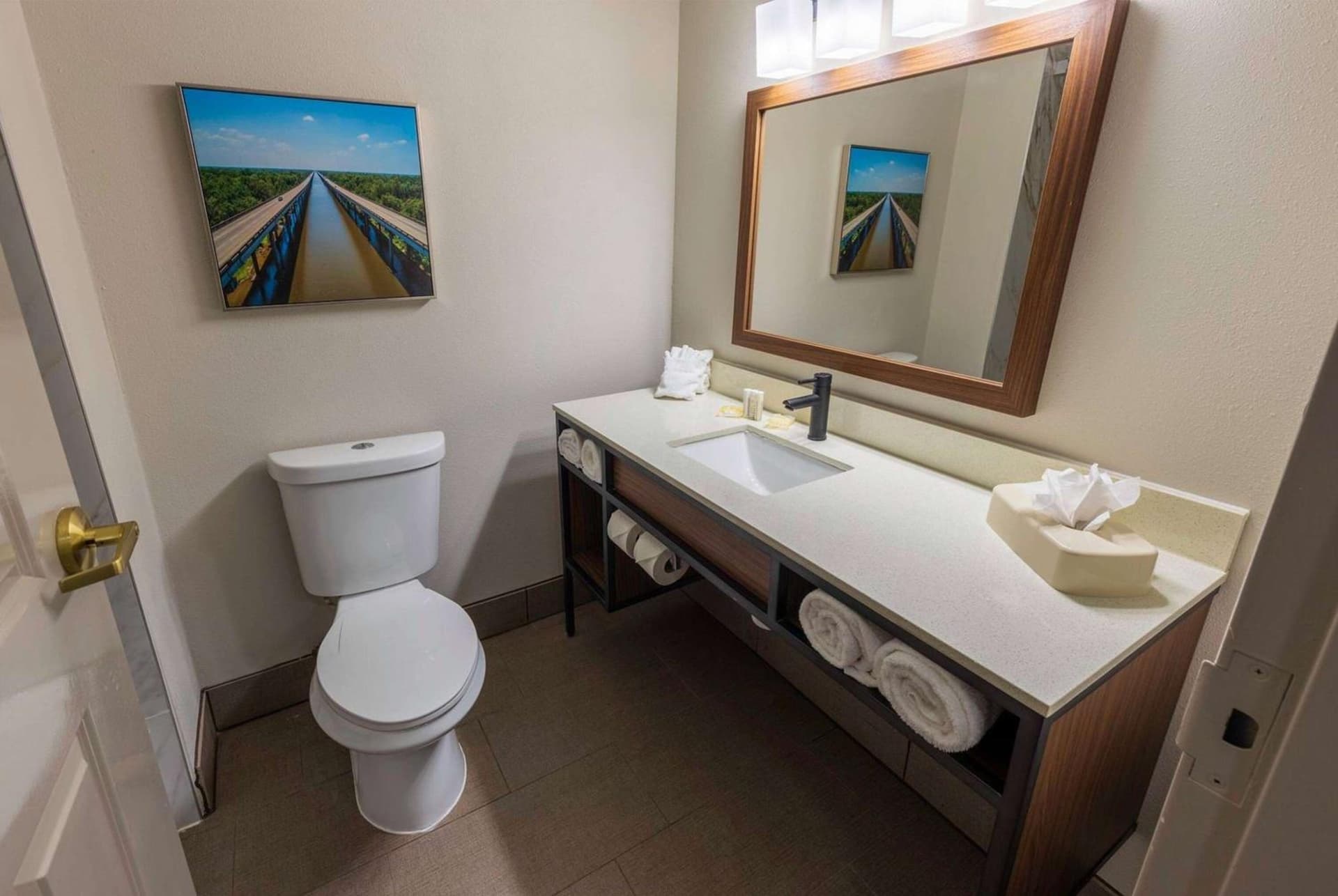 Wingate by Wyndham Lafayette Airport interior in Lafayette, LA — gallery photo 2