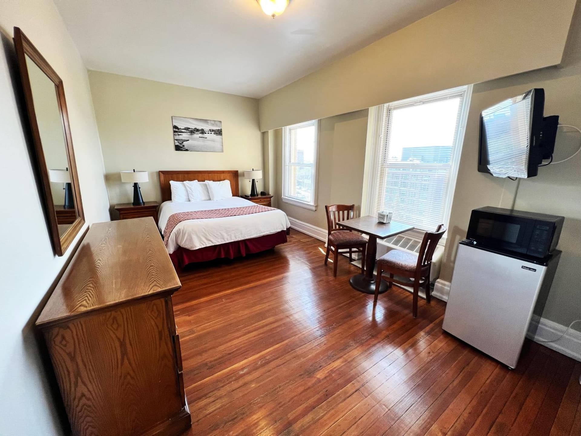 Lenox Hotel and Suites gallery photo in Buffalo, NY — image 14