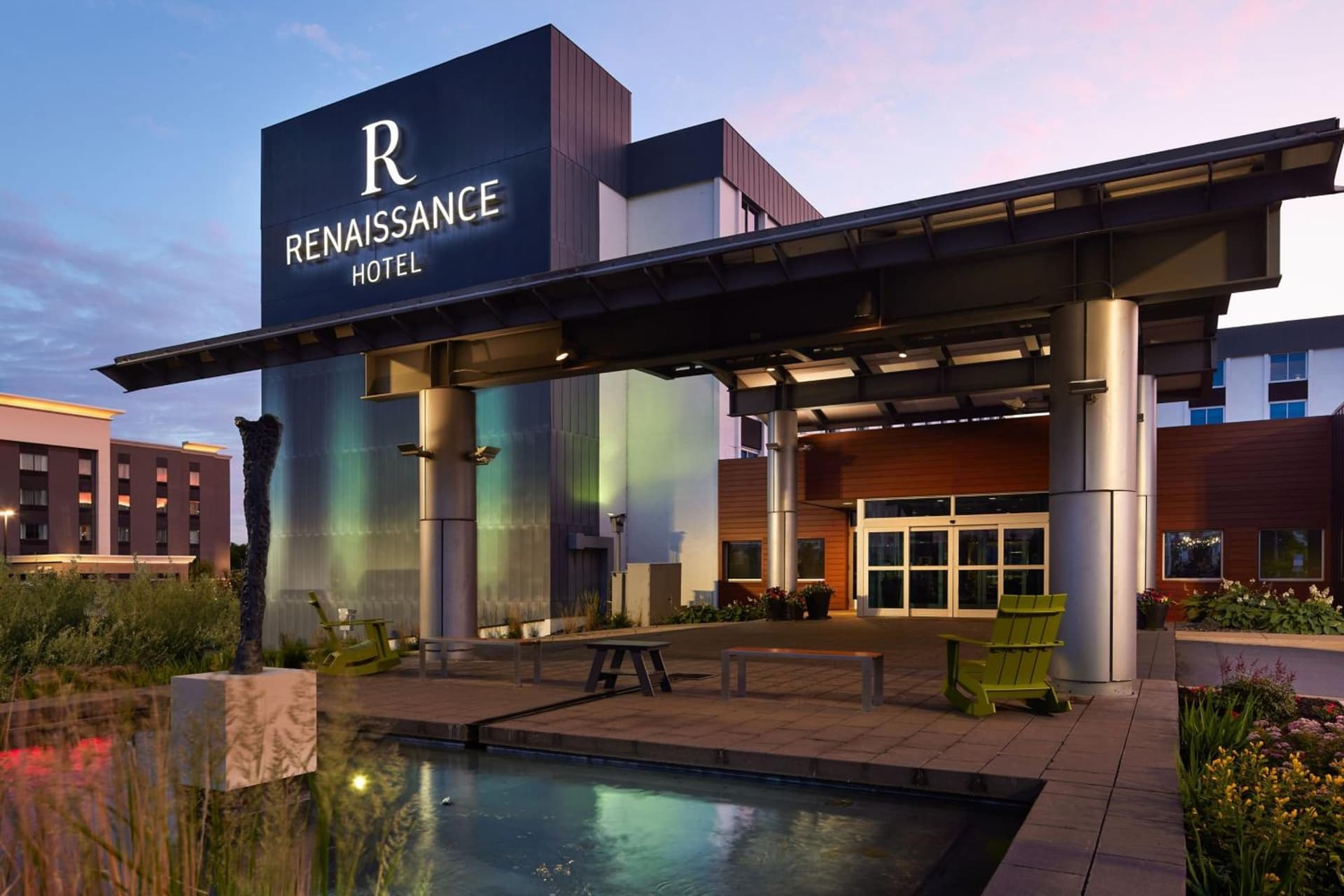 Renaissance Minneapolis Bloomington Hotel interior in Bloomington, MN — gallery photo 2